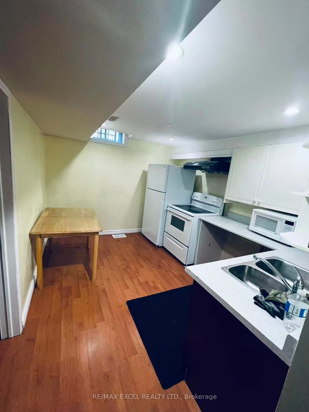 3225 Coldstream Road