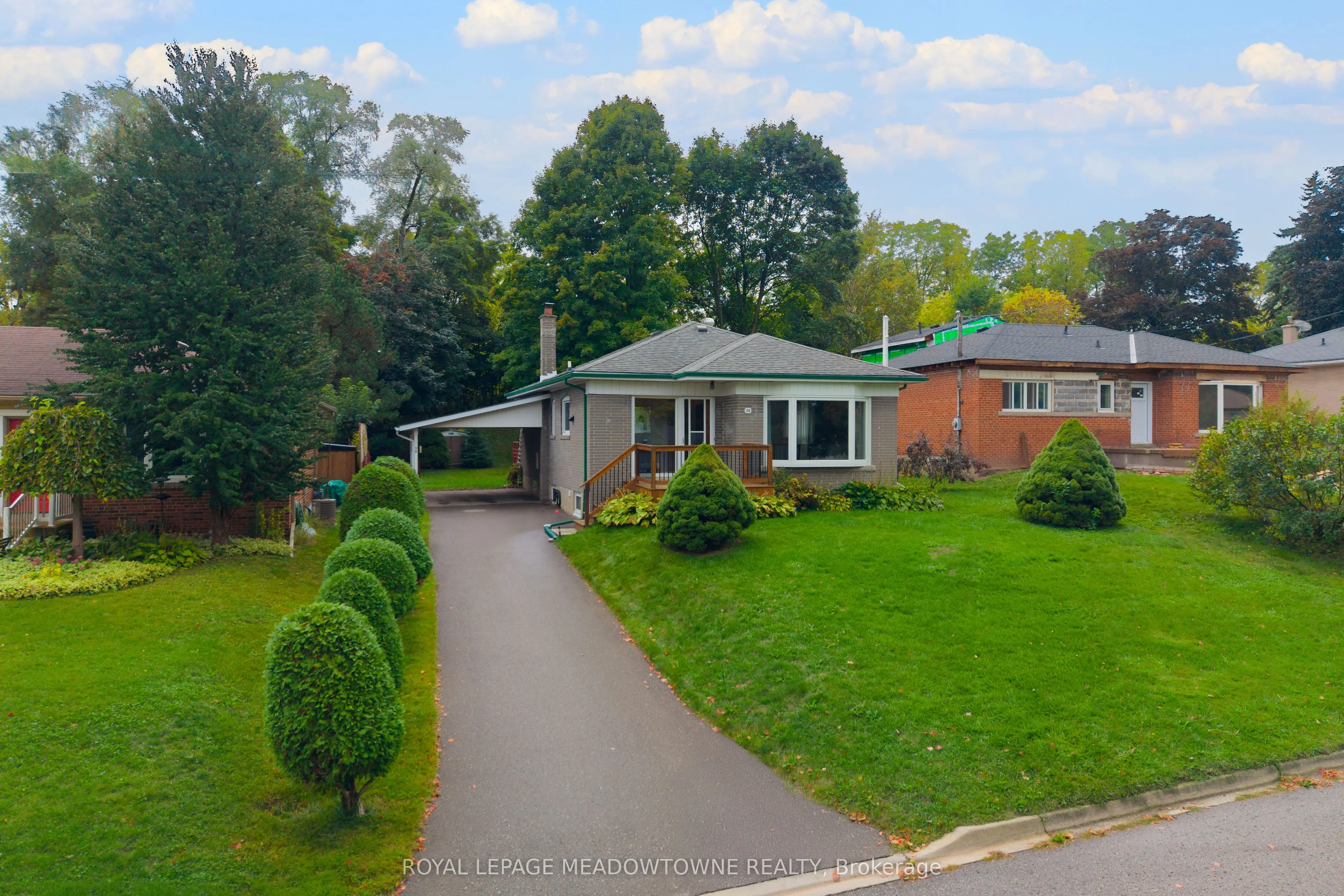 36 Hewson Crescent