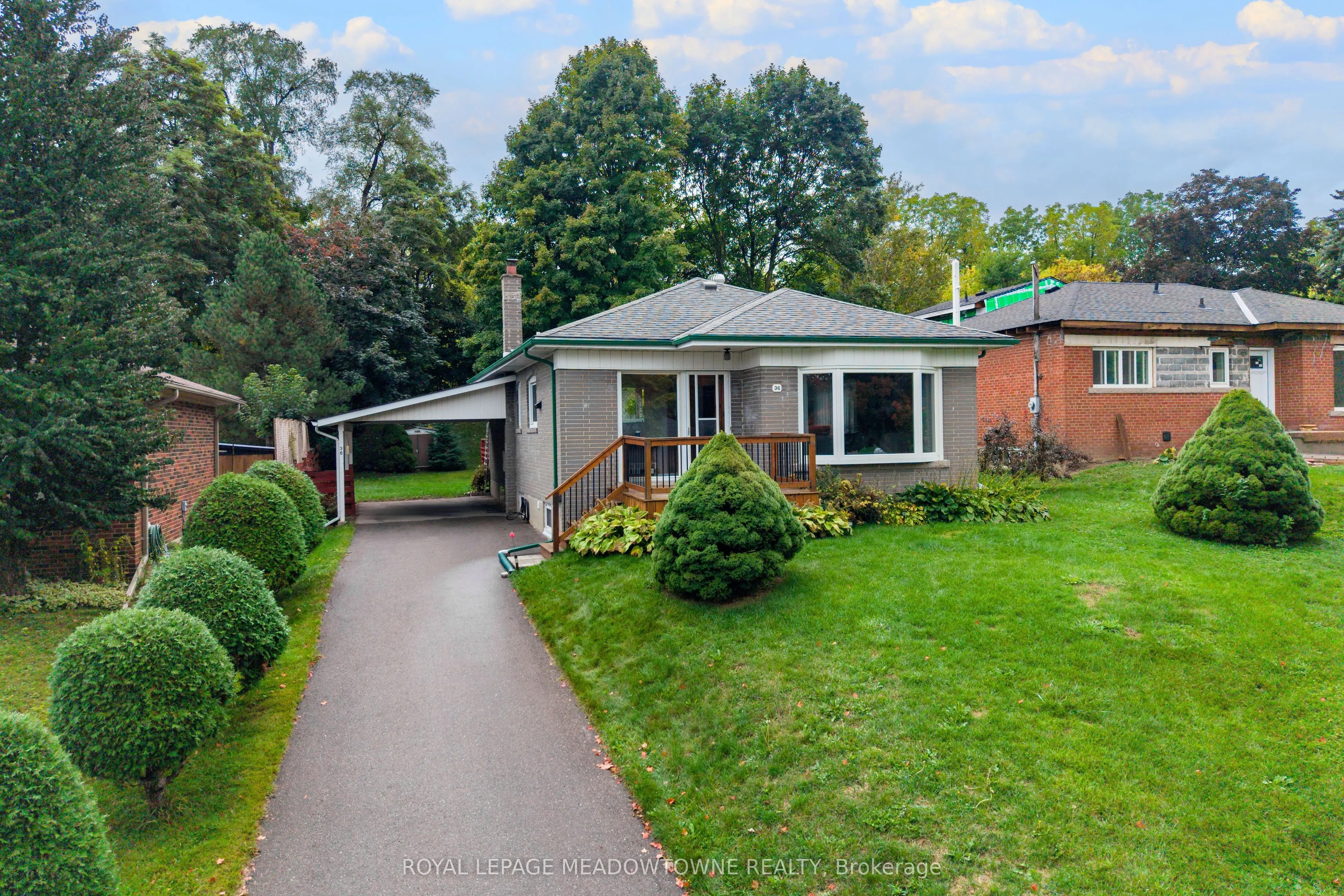 36 Hewson Crescent