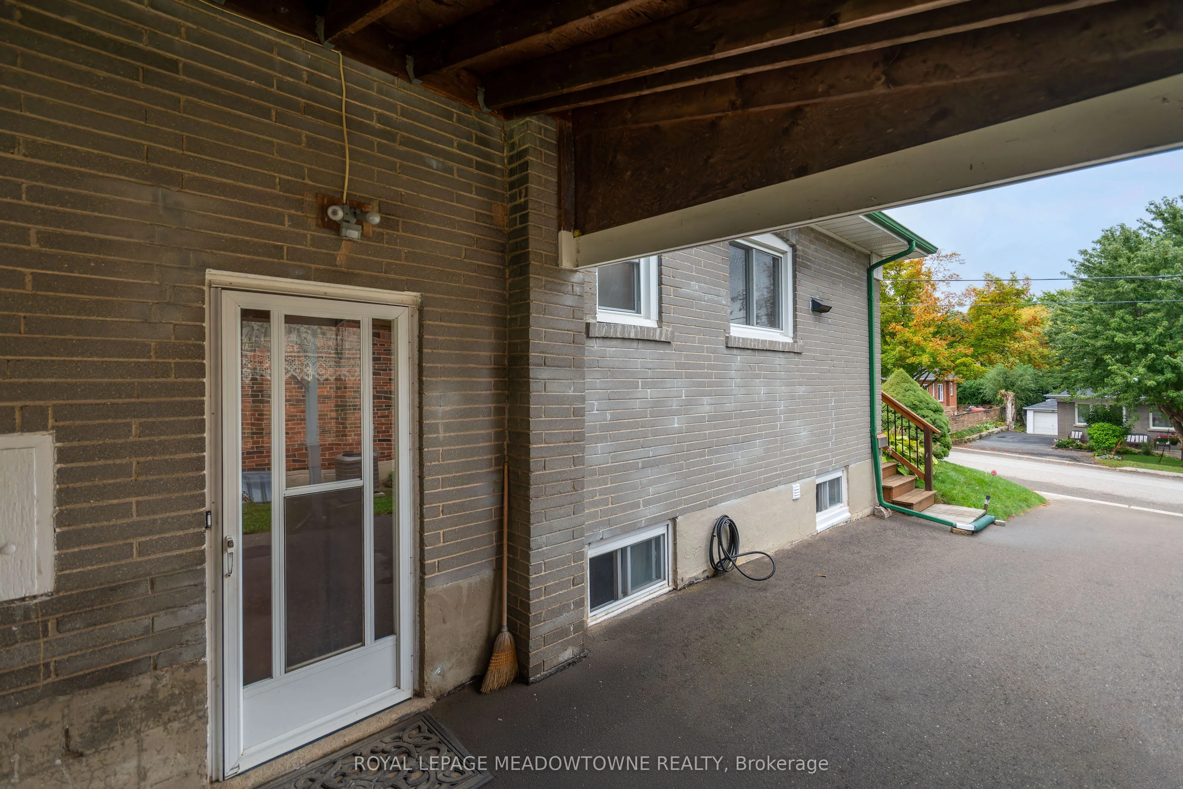 36 Hewson Crescent