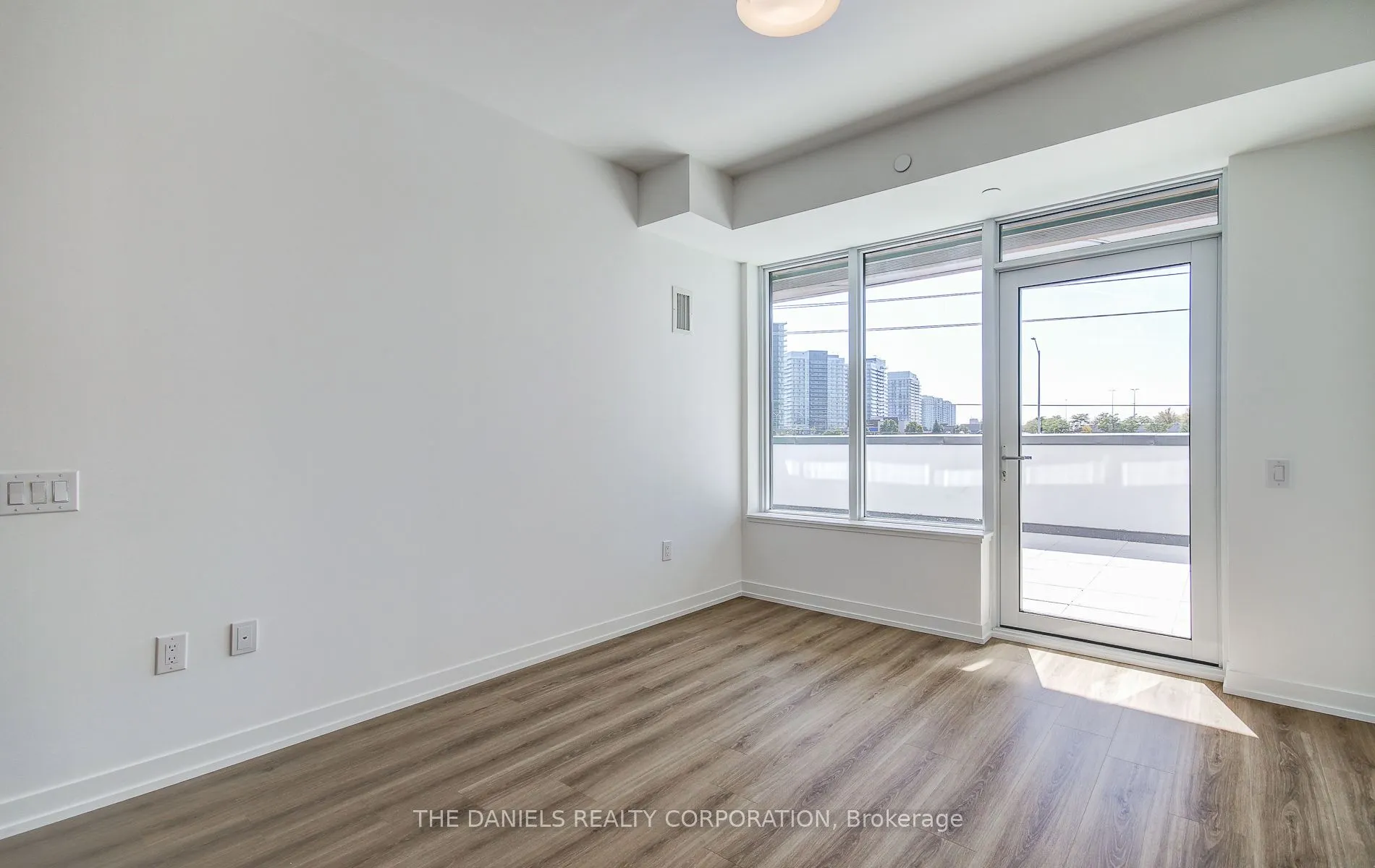2485 Eglinton Avenue W, #302