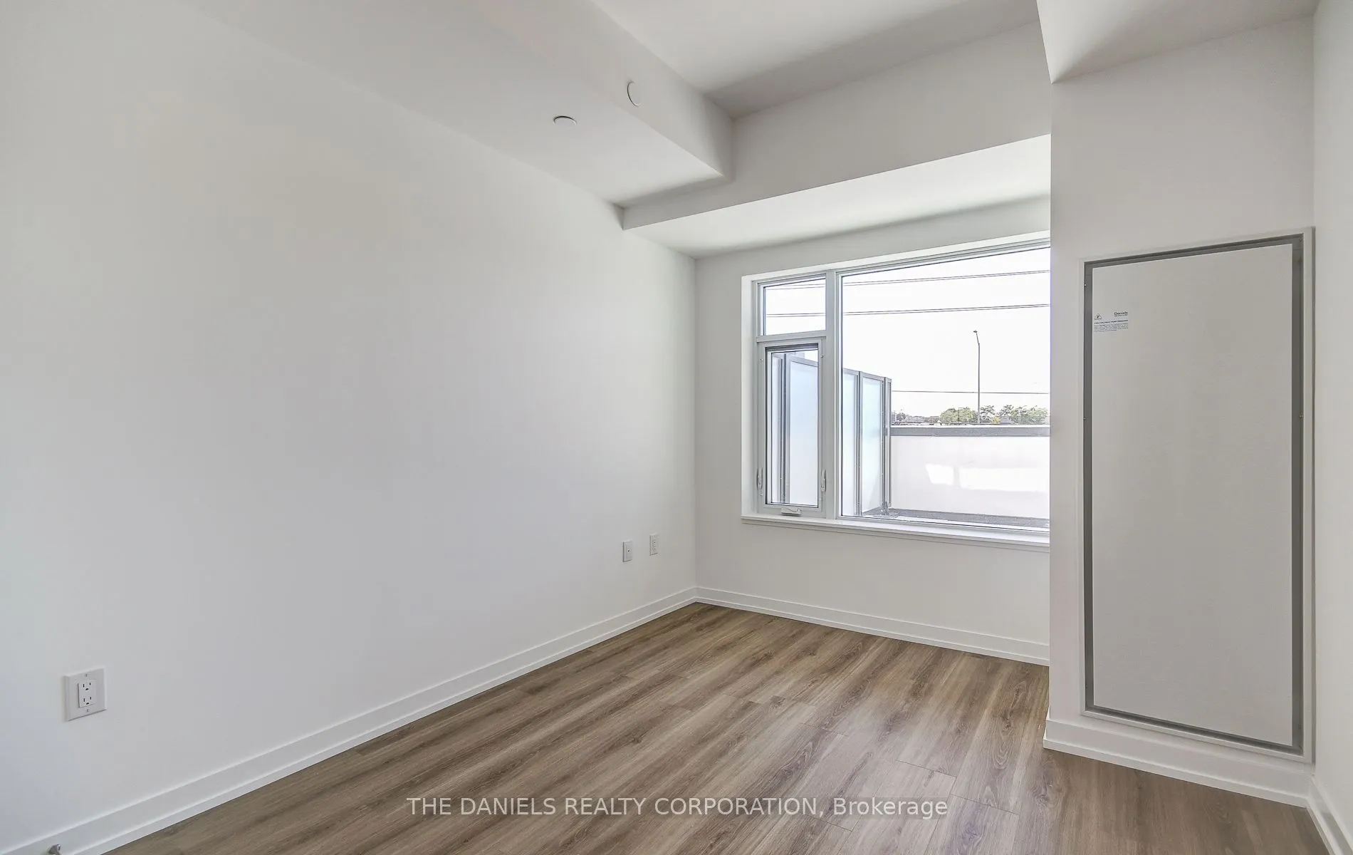 2485 Eglinton Avenue W, #302