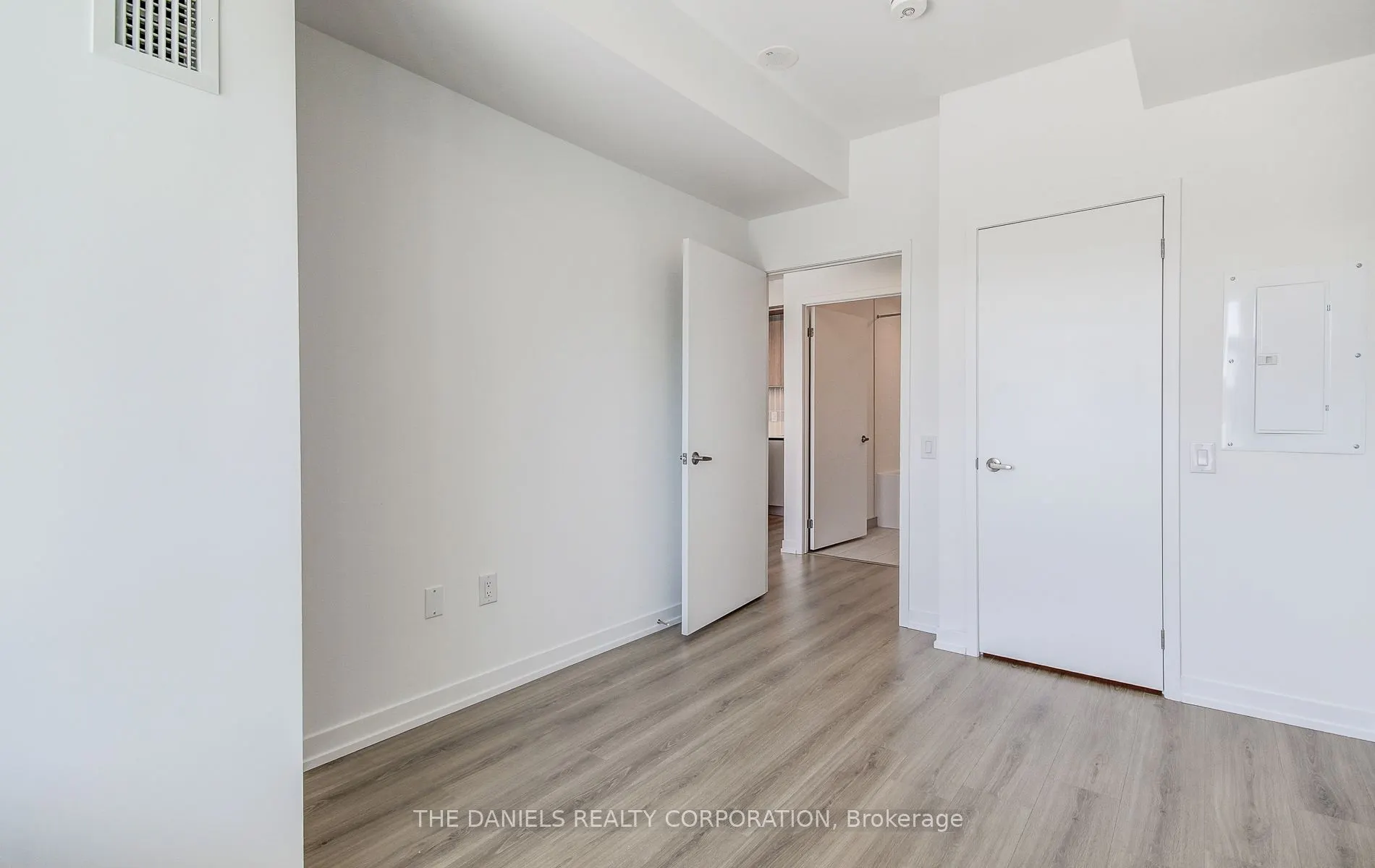 2485 Eglinton Avenue W, #302