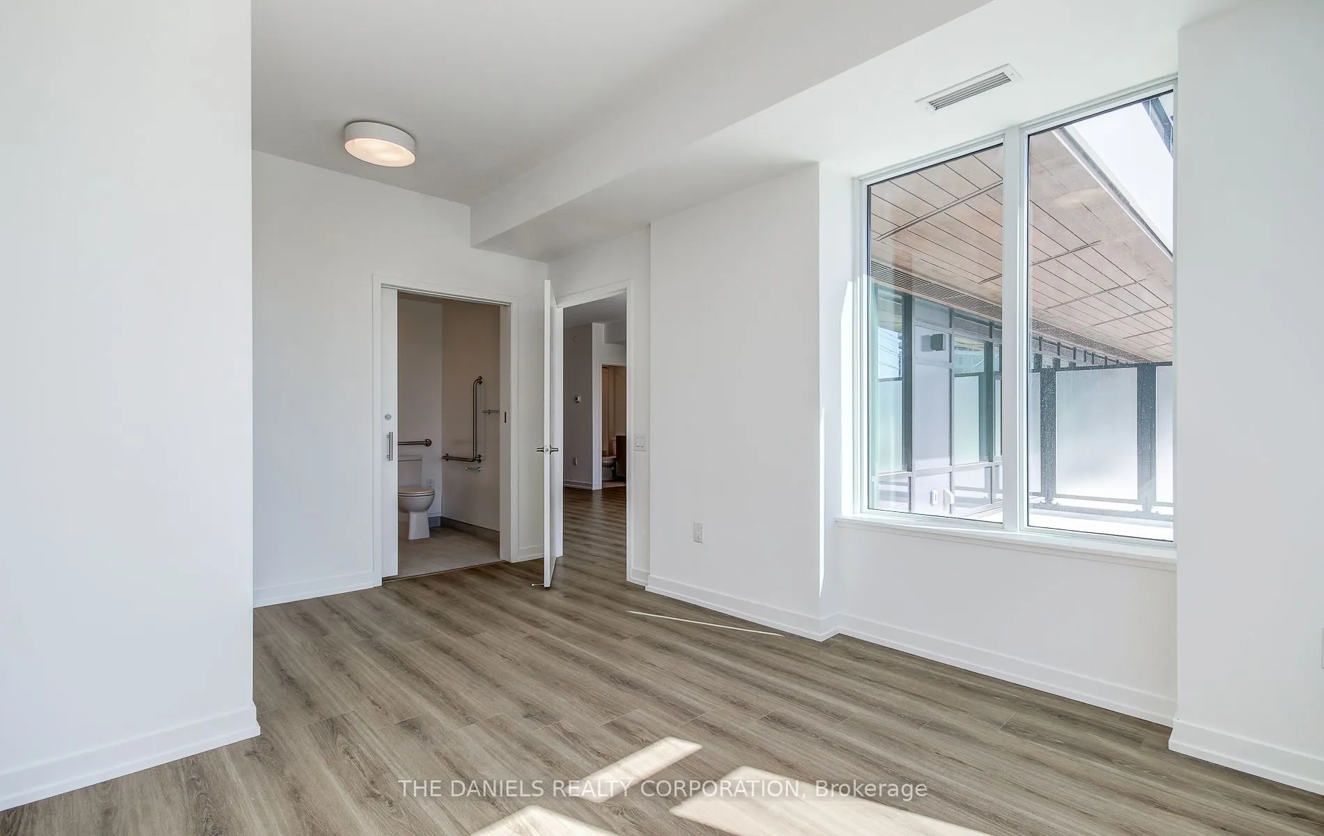 2485 Eglinton Avenue W, #302