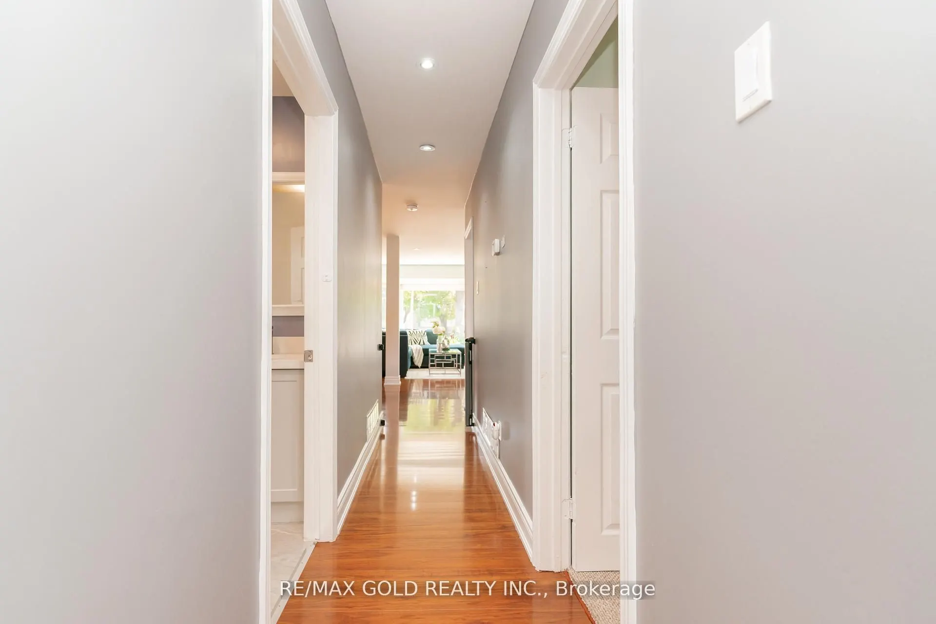 10 Brookdale Crescent