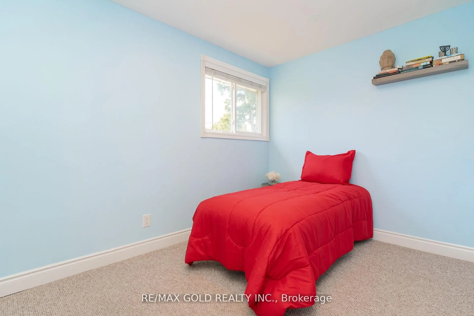 10 Brookdale Crescent