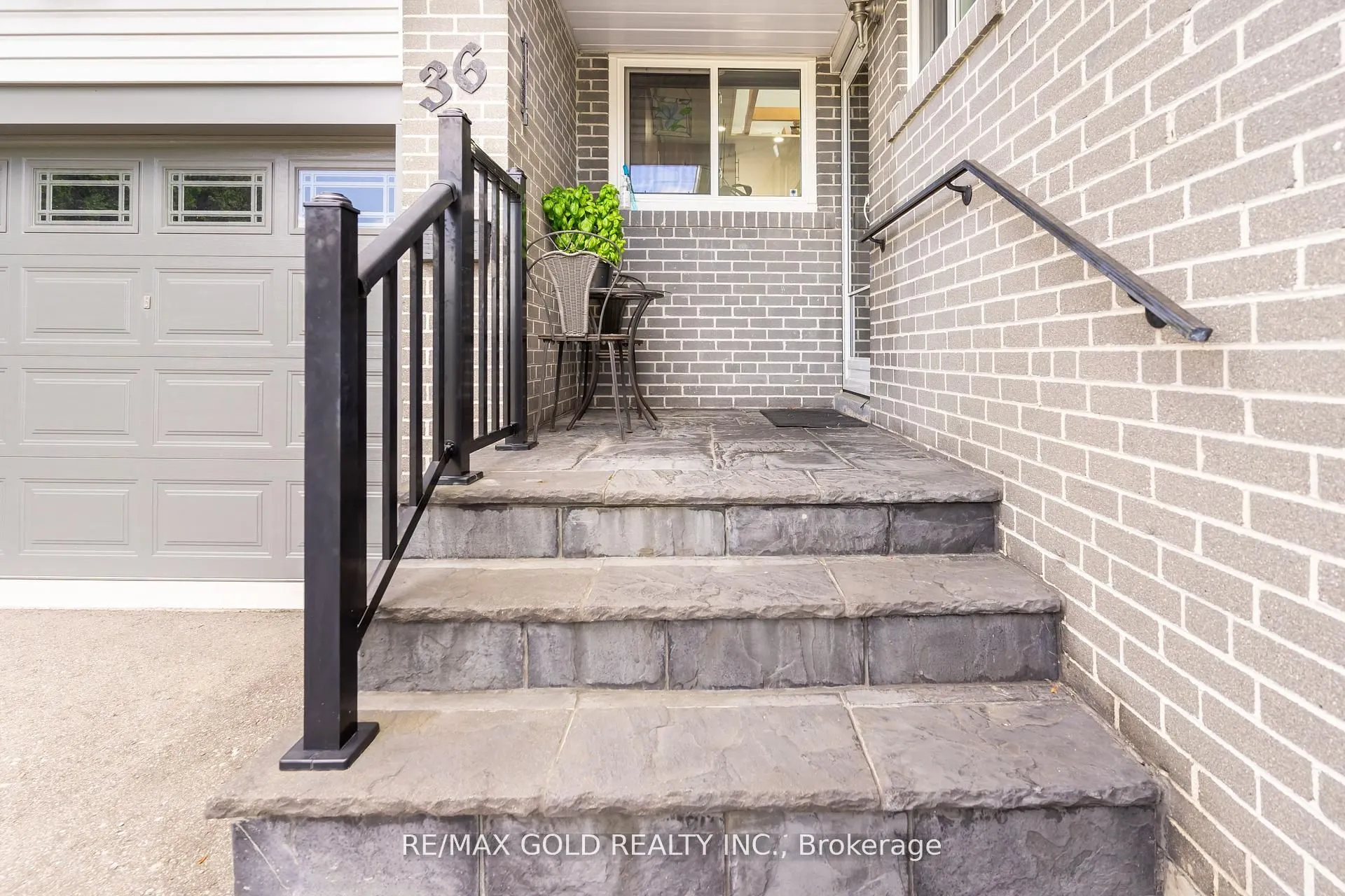 36 Alderbury Crescent