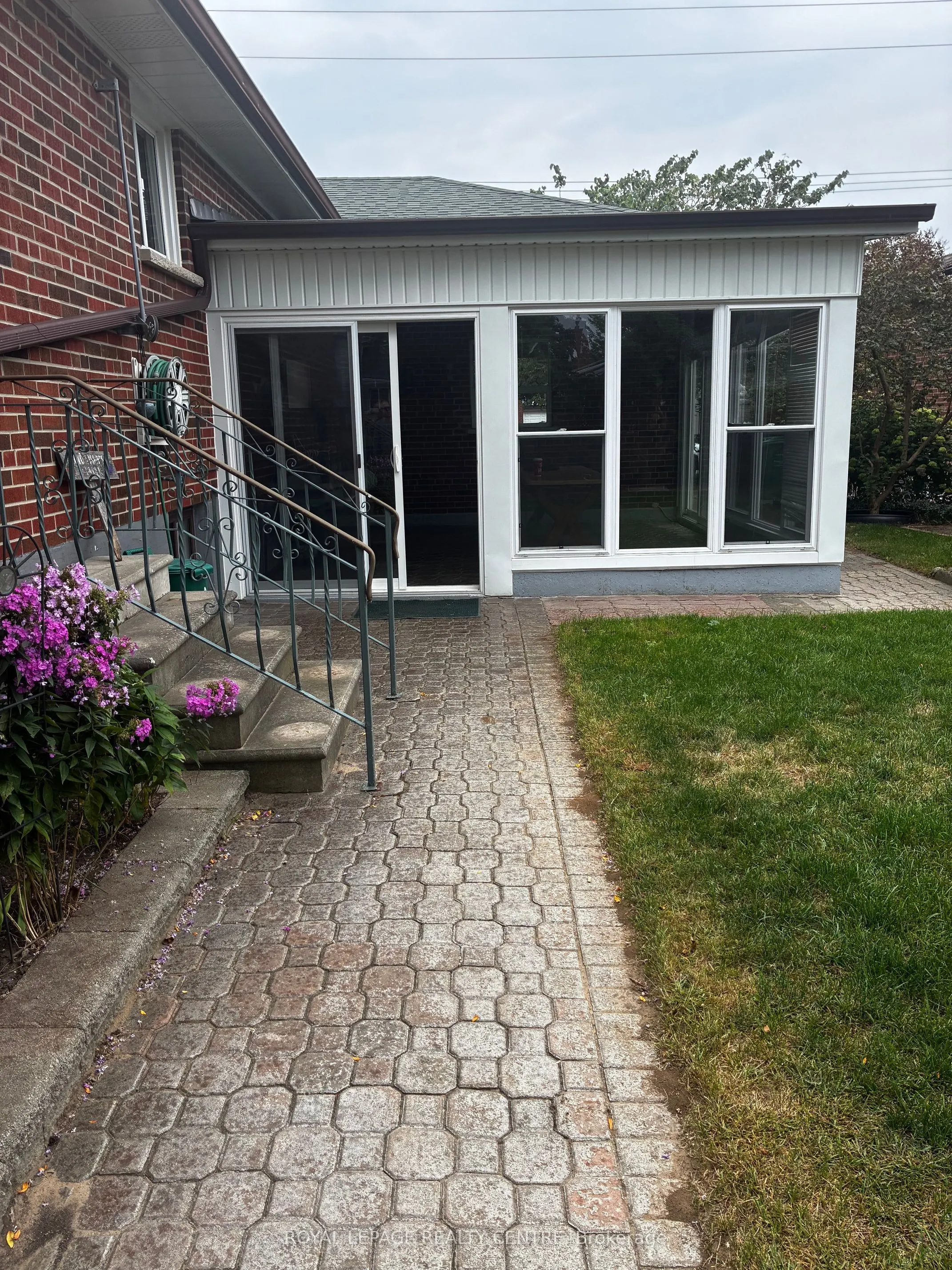2201 Cliff Road