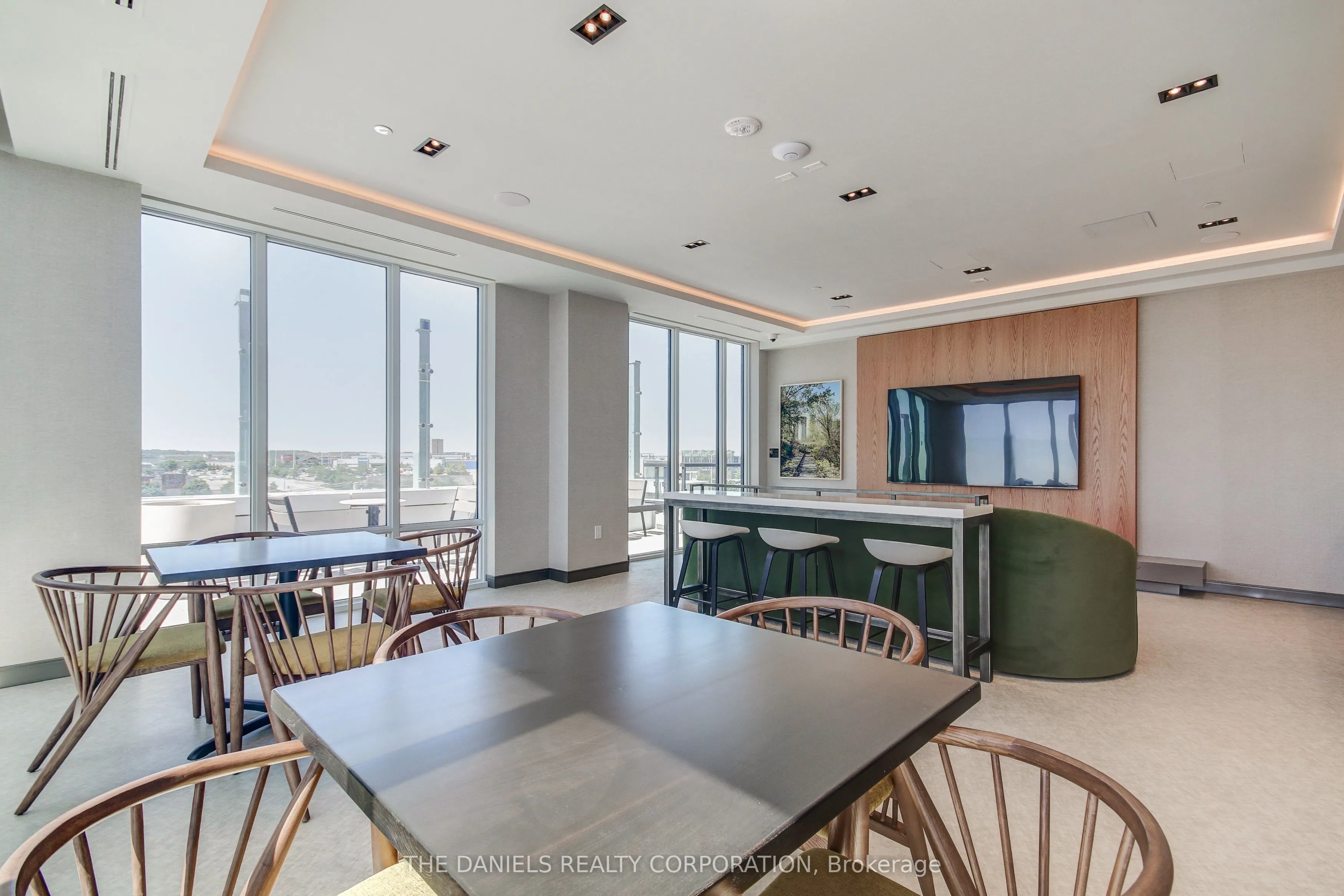 2485 Eglinton Avenue W, #712