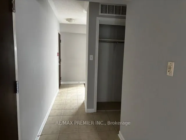 613 Dundas Street W, #5