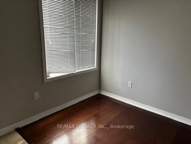 613 Dundas Street W, #5