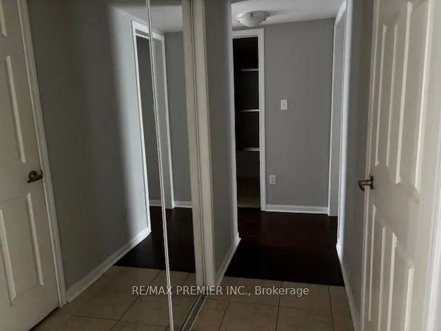 613 Dundas Street W, #5