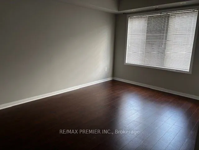 613 Dundas Street W, #5