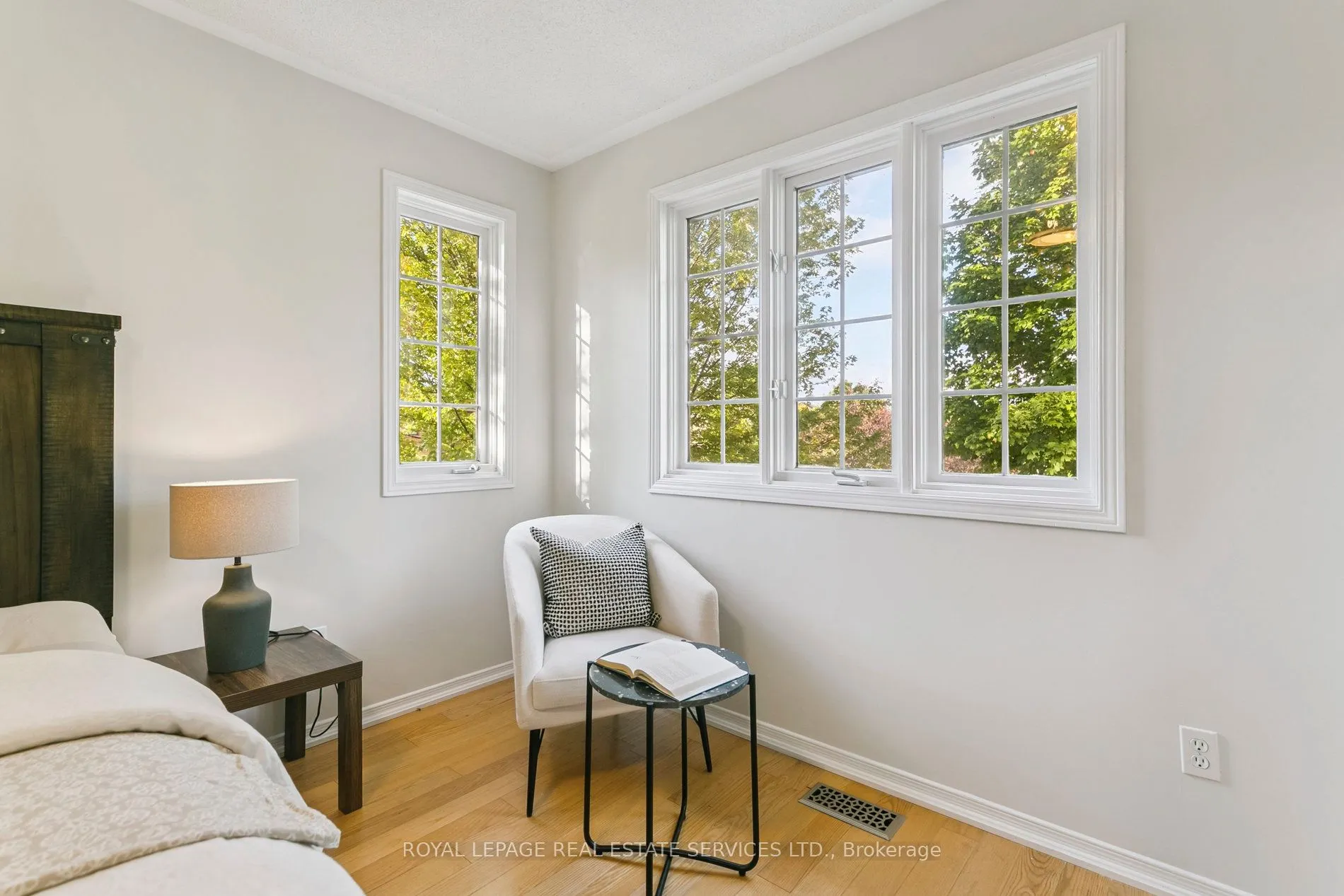 2193 Shorncliffe Boulevard