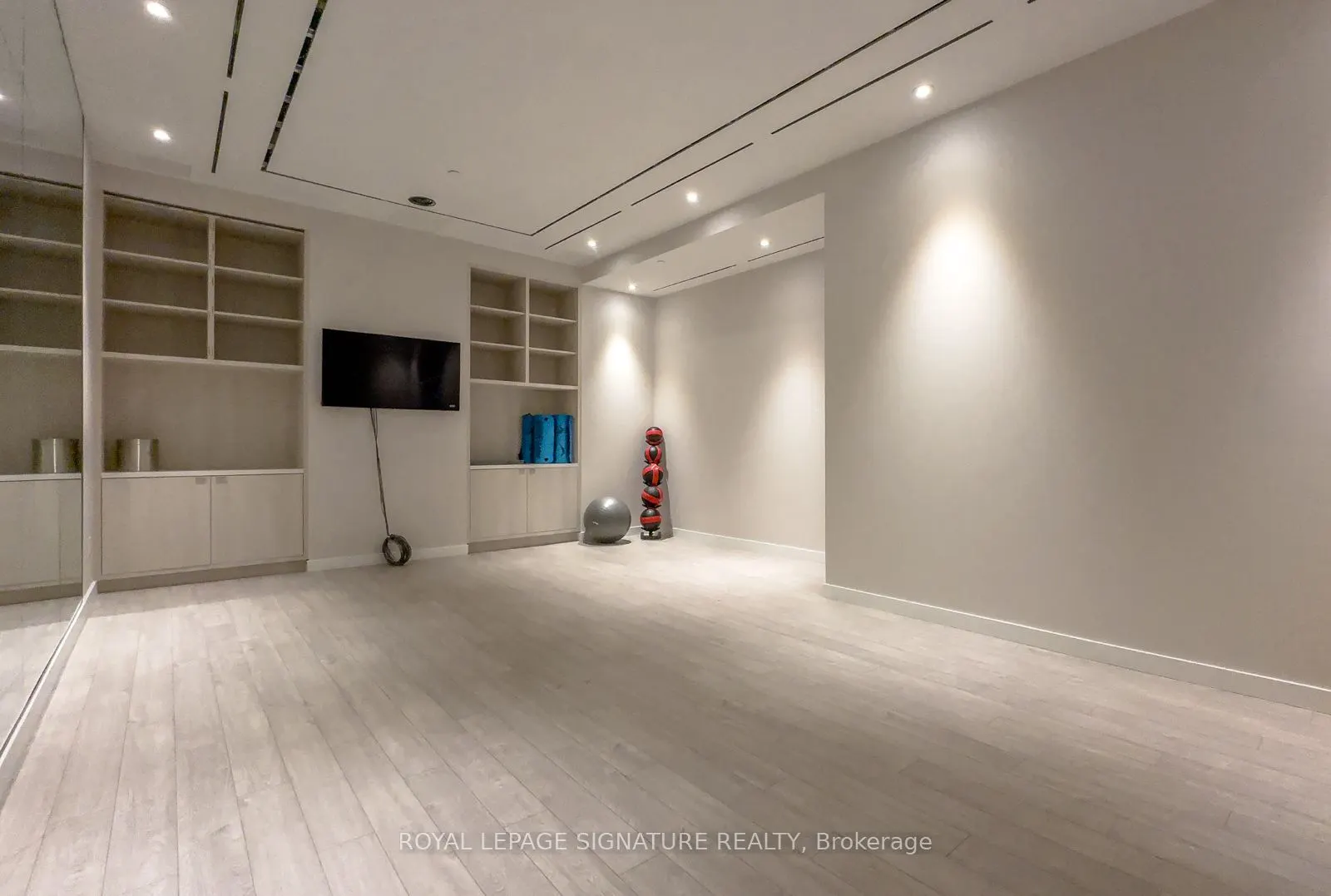 28 Ann Street, #1803
