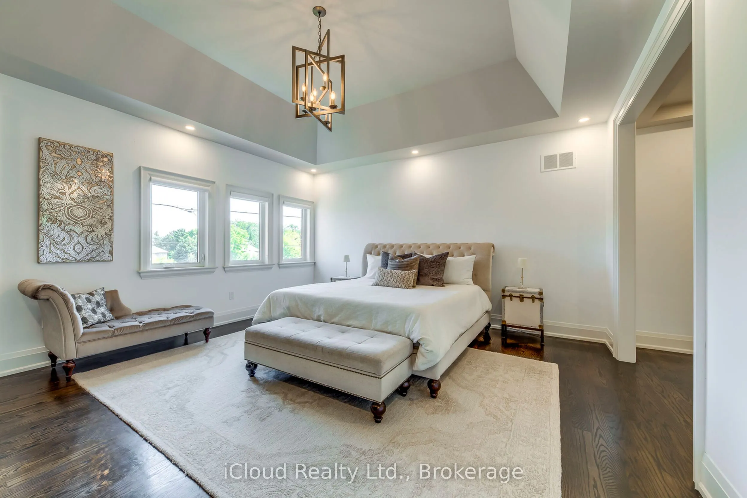962 Fredonia Drive
