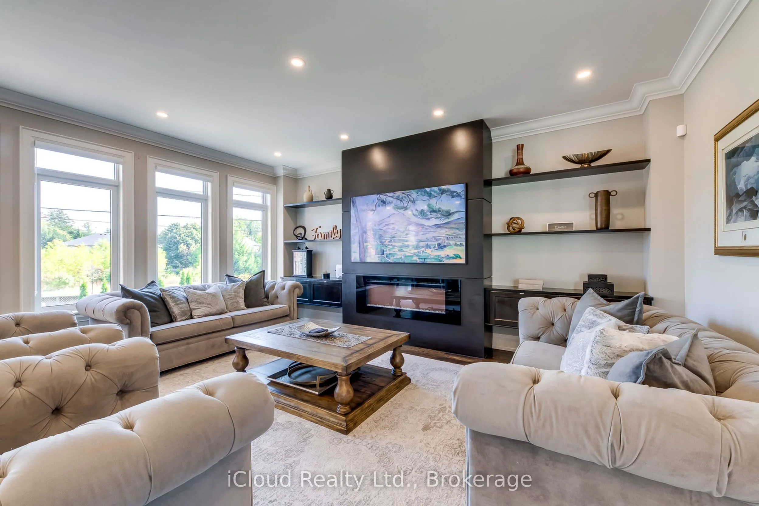 962 Fredonia Drive