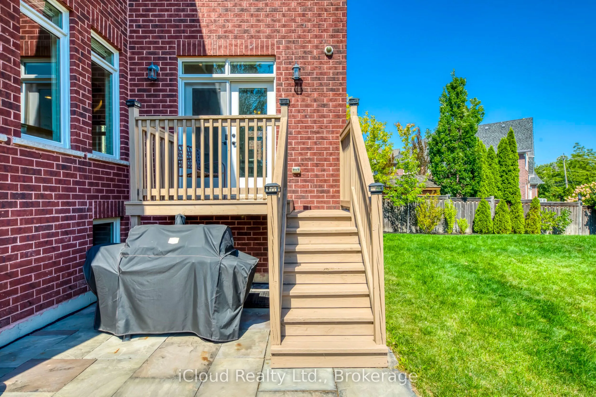 962 Fredonia Drive