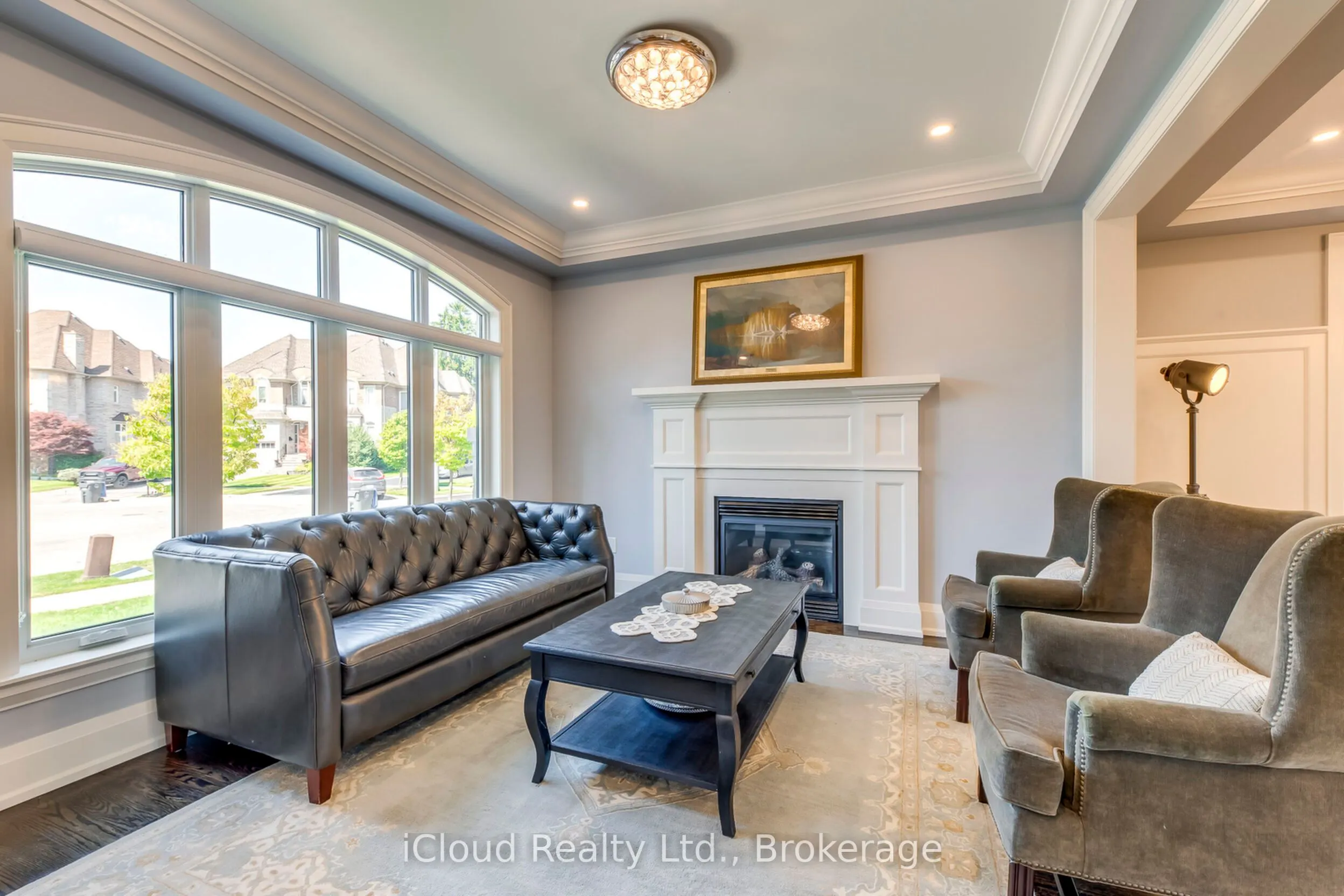 962 Fredonia Drive