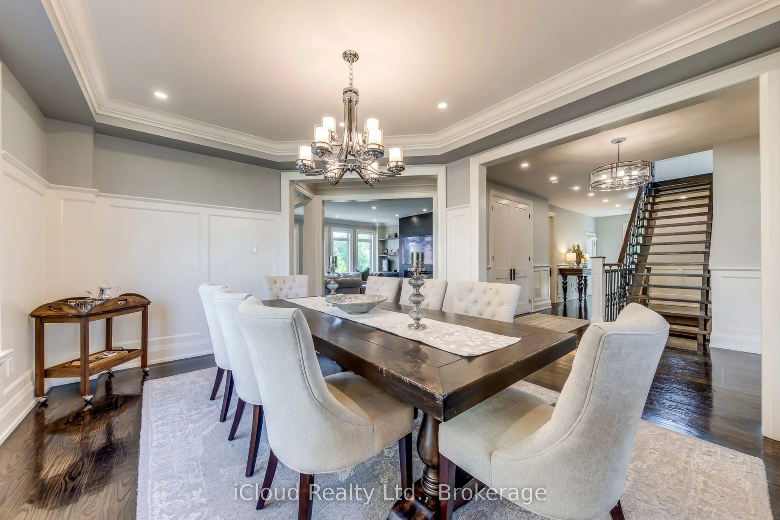 962 Fredonia Drive