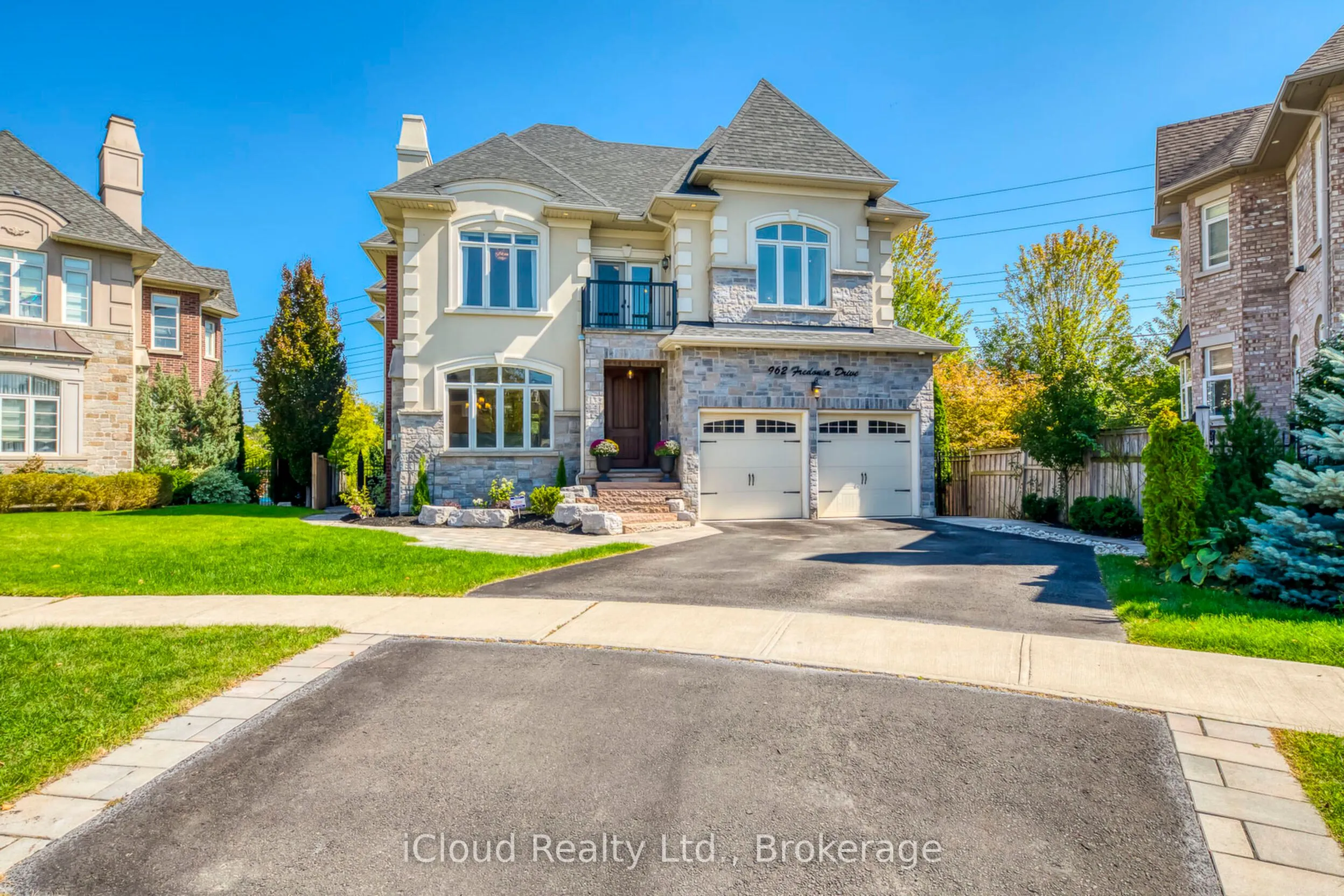 962 Fredonia Drive