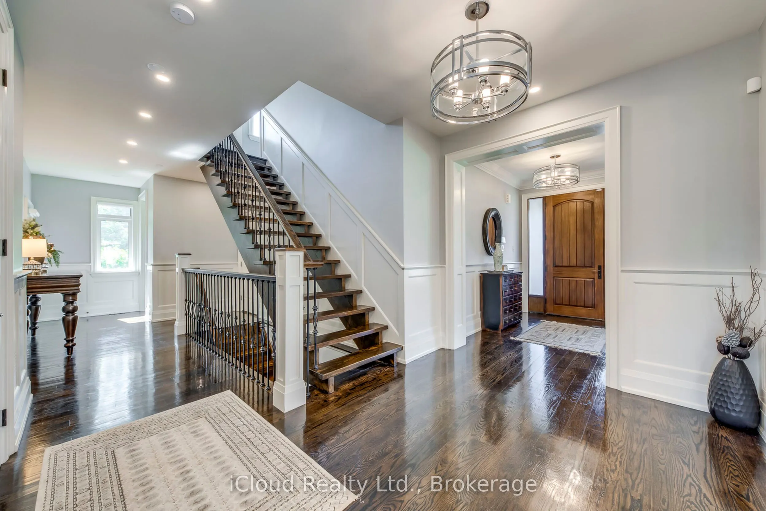 962 Fredonia Drive