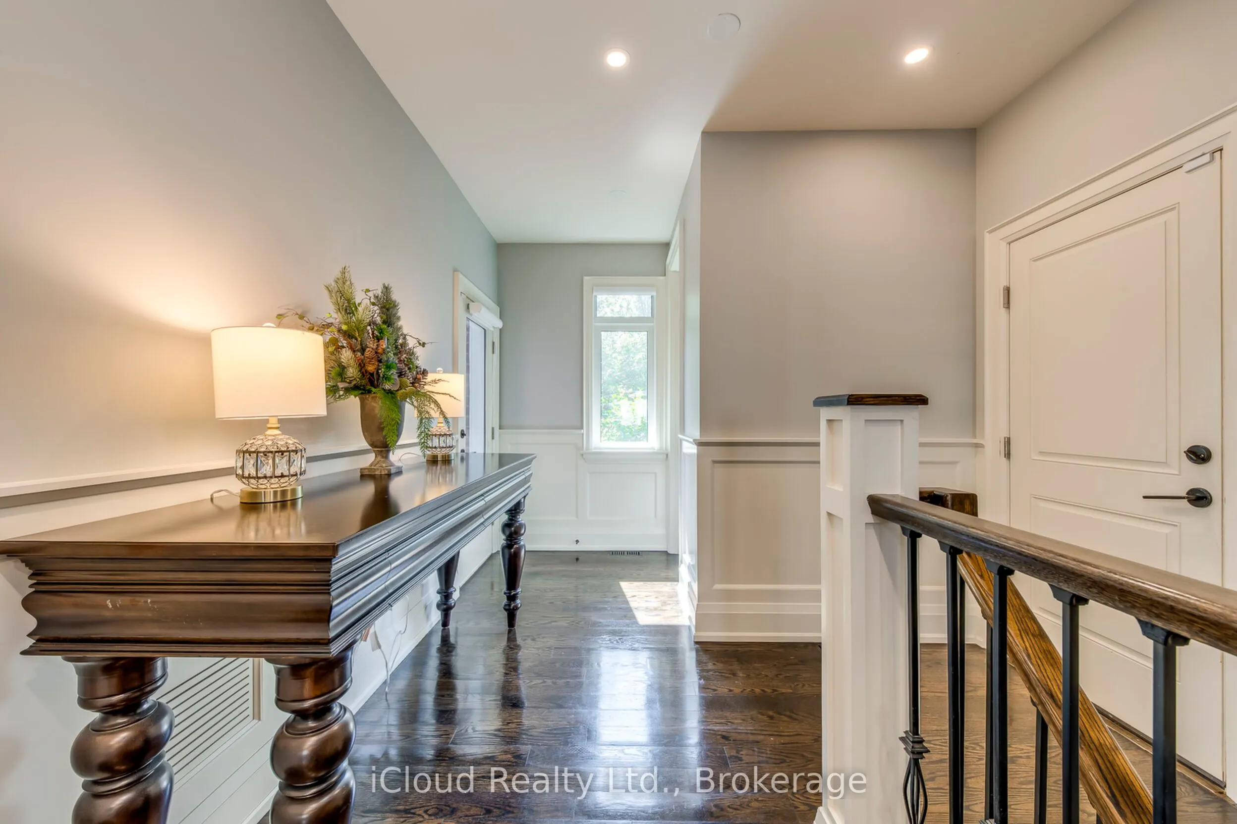 962 Fredonia Drive