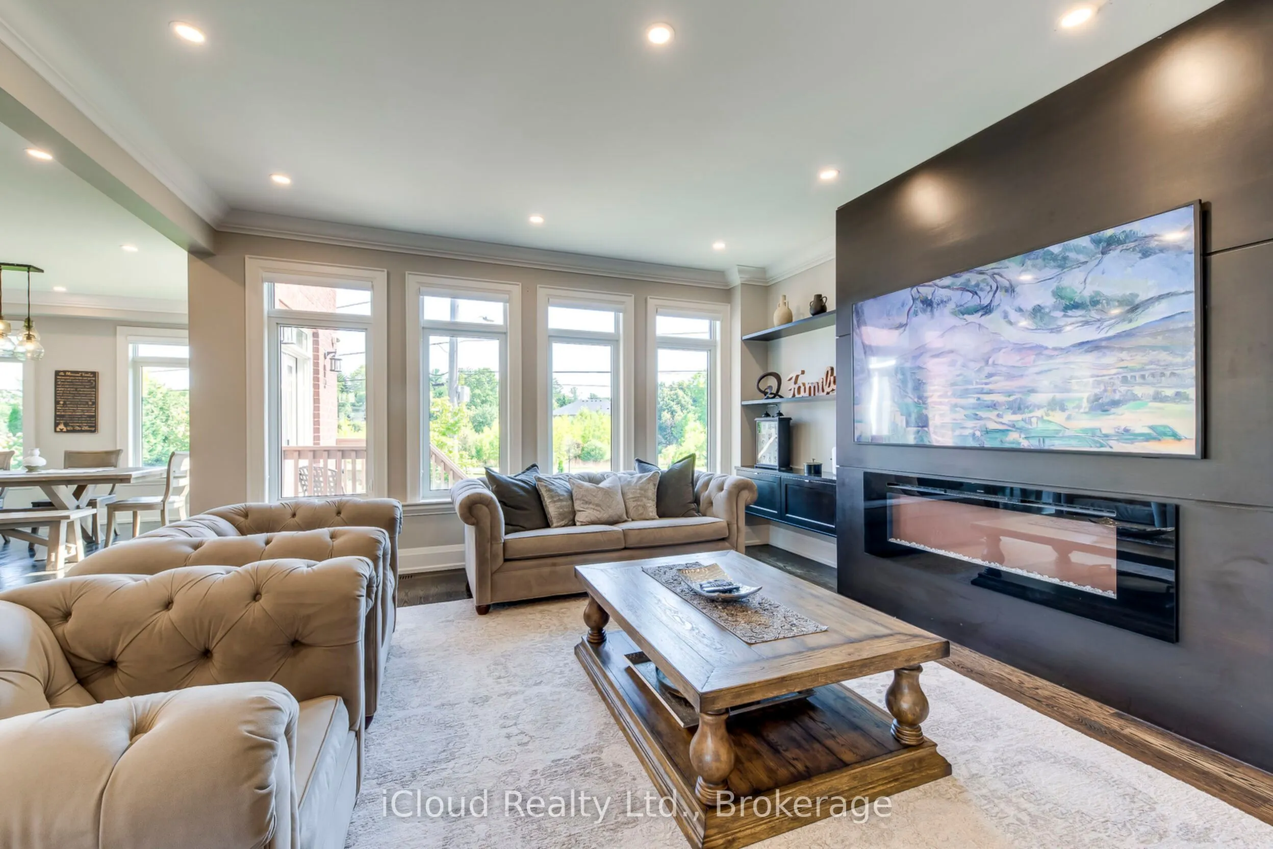962 Fredonia Drive