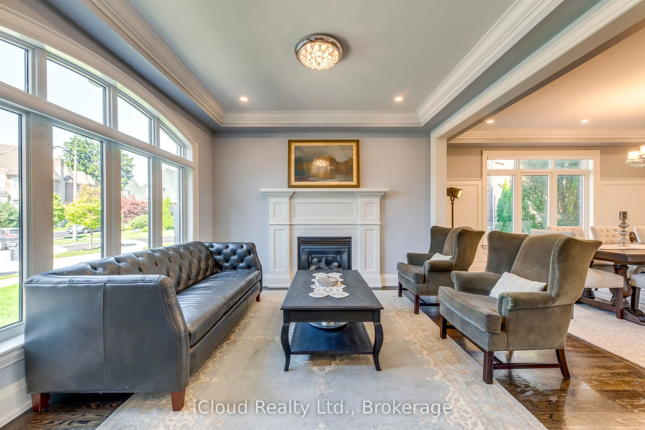 962 Fredonia Drive