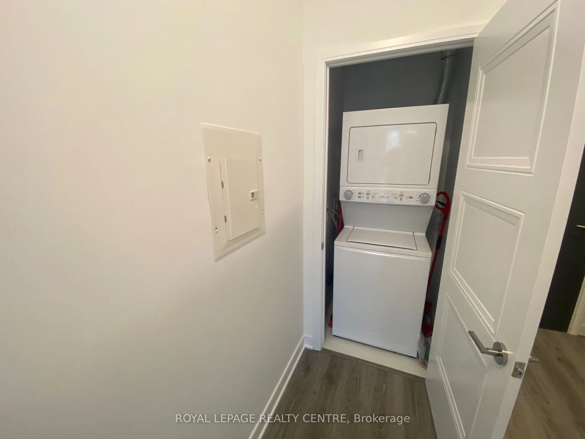 25 Neighbourhood Lane, #709
