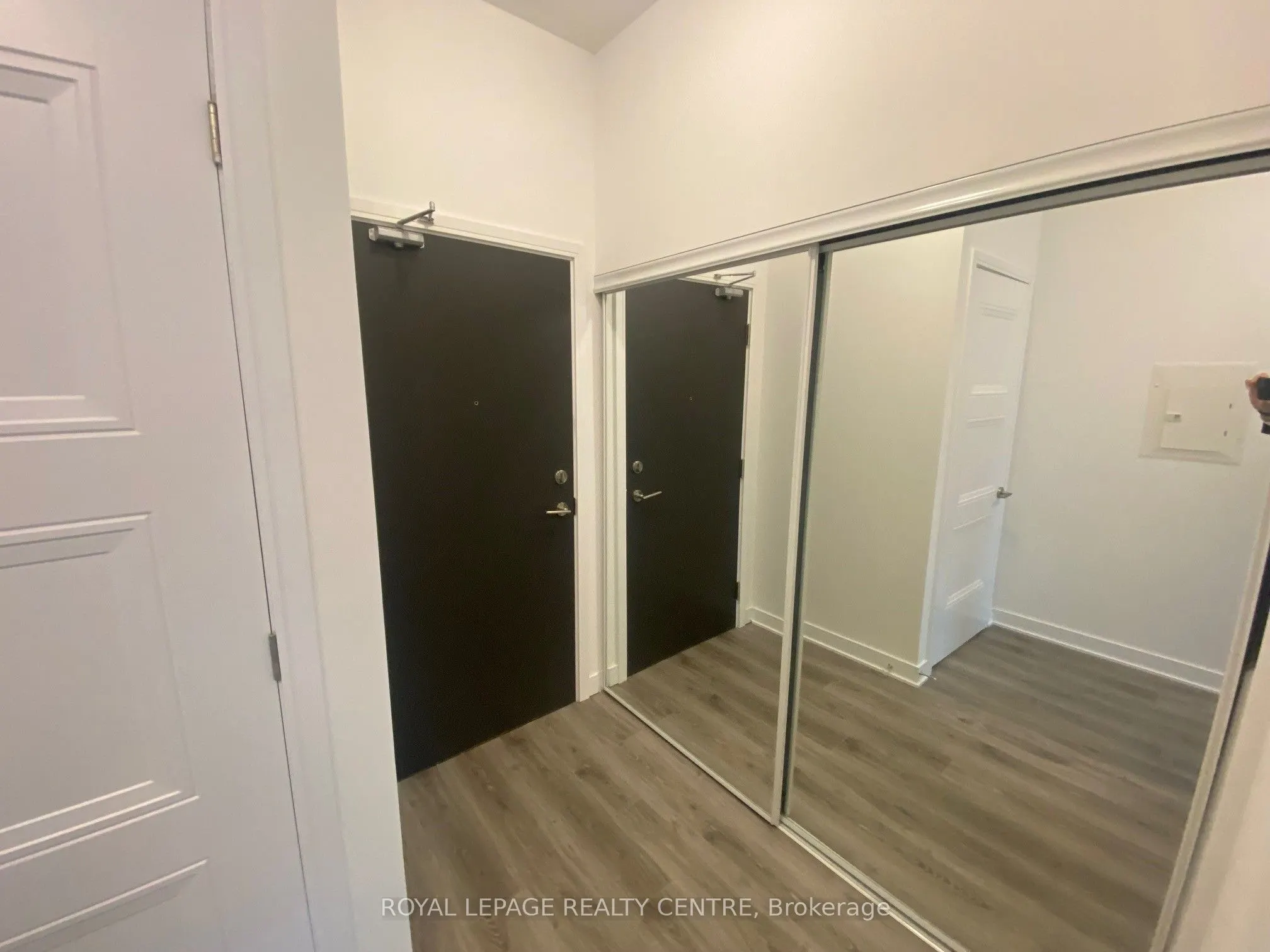 25 Neighbourhood Lane, #709