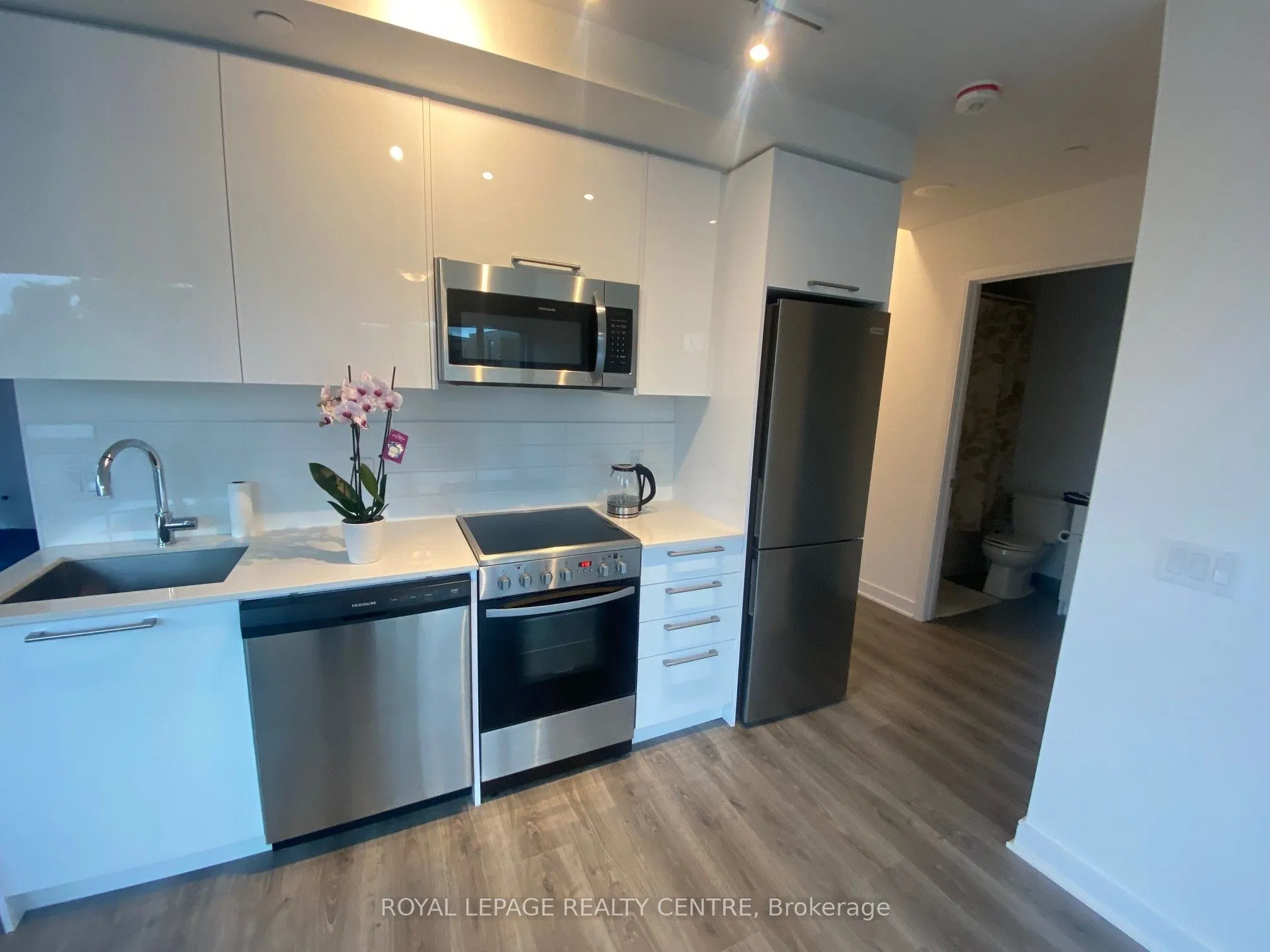 25 Neighbourhood Lane, #709