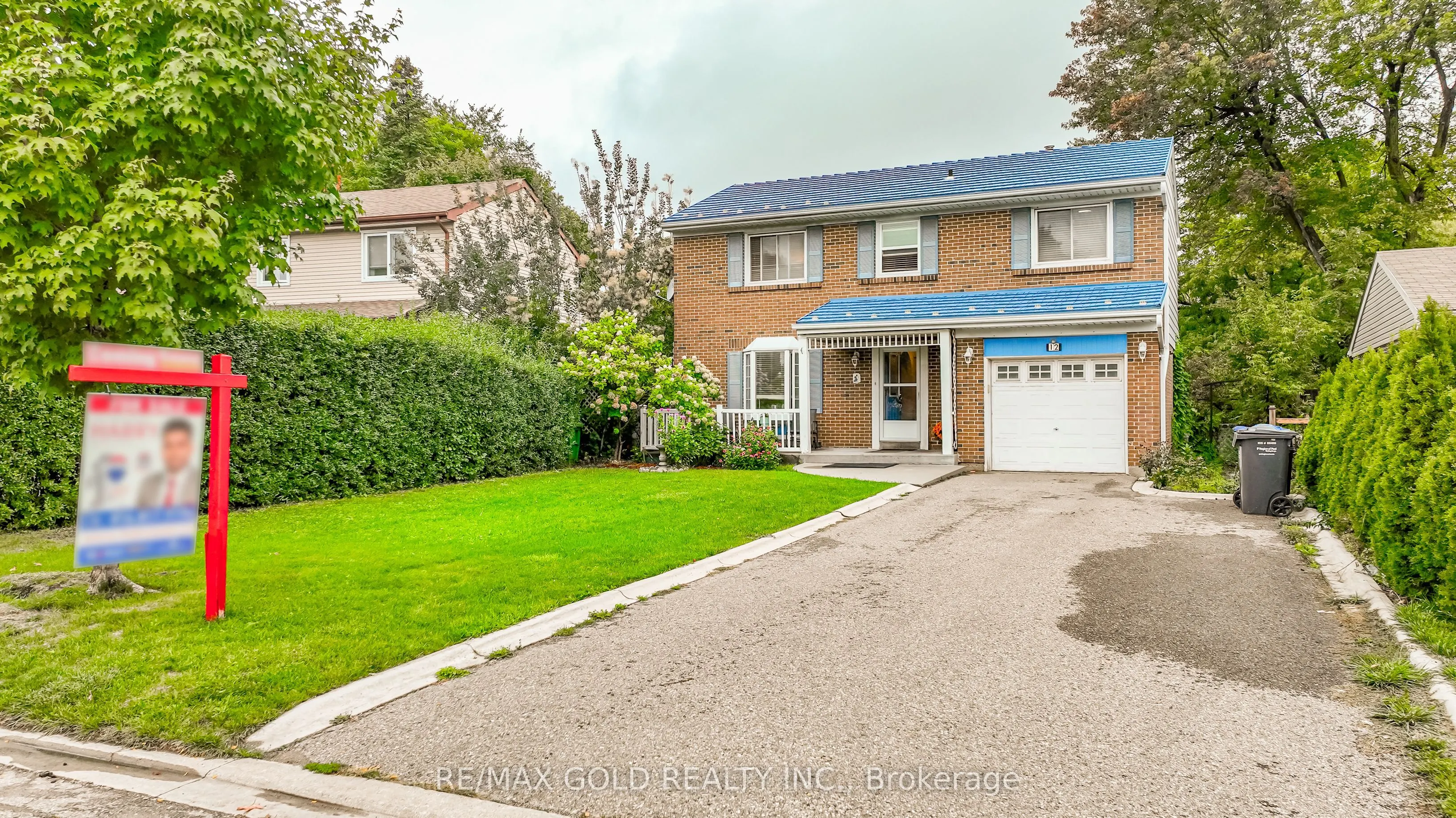12 Lorraine Crescent