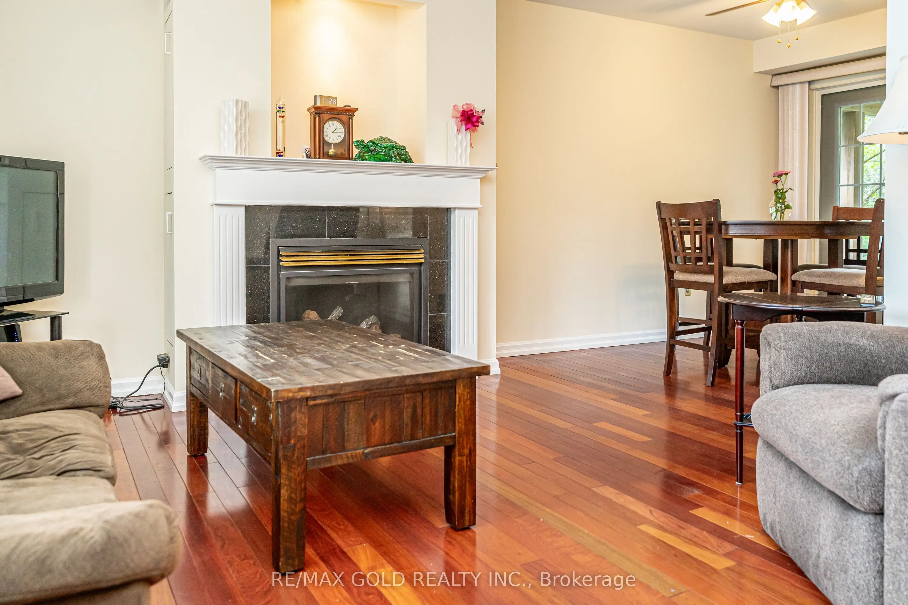12 Lorraine Crescent