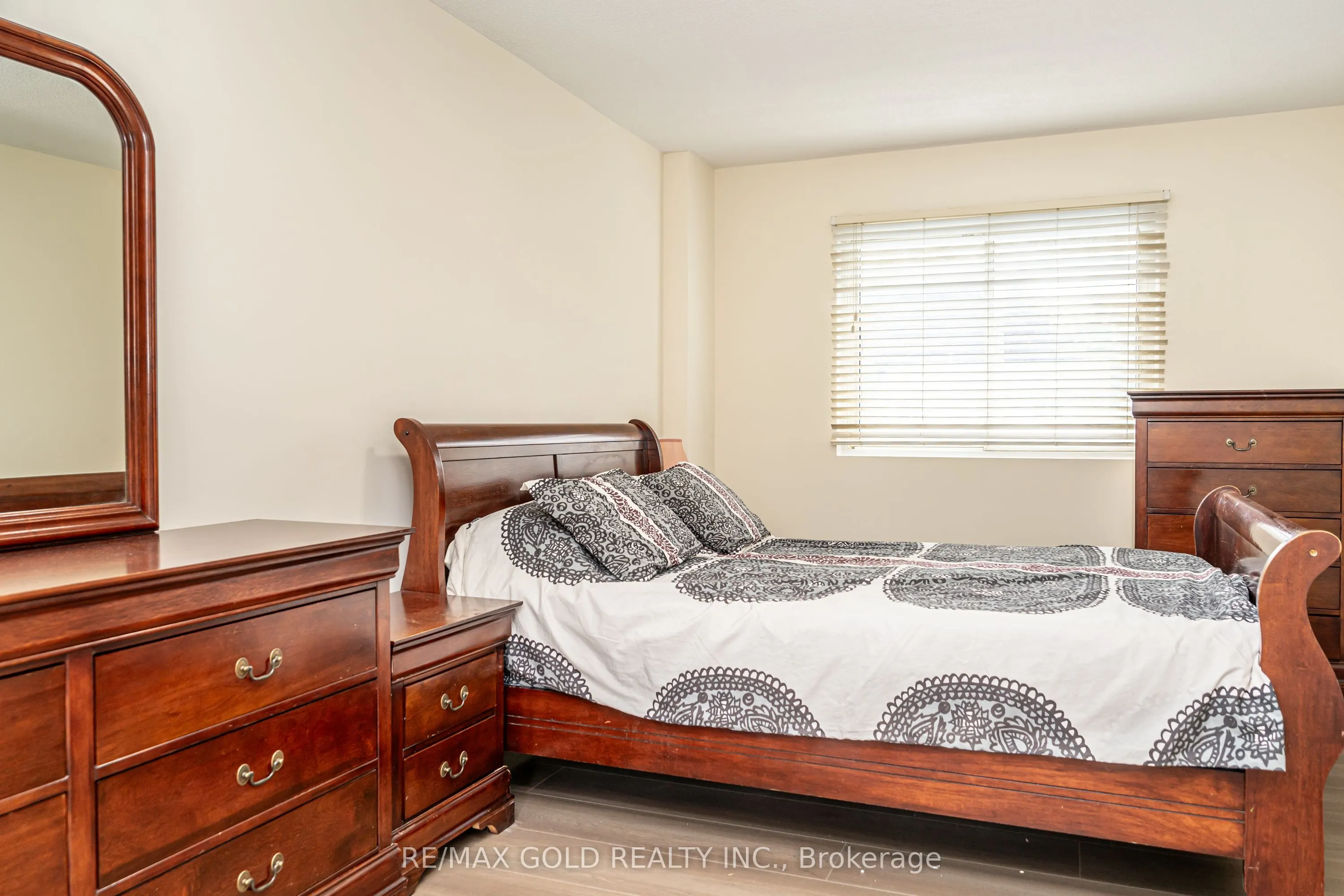 12 Lorraine Crescent