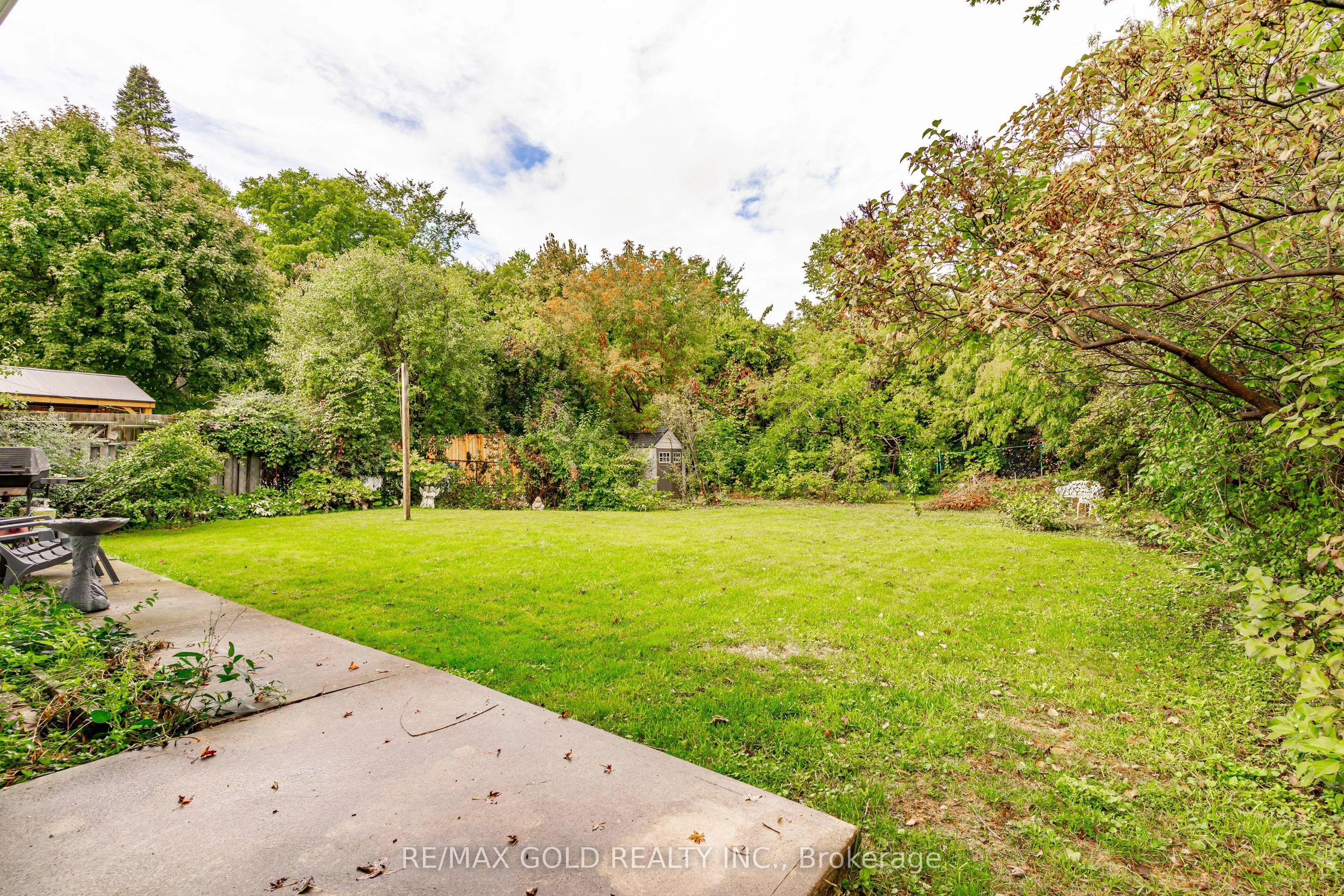 12 Lorraine Crescent