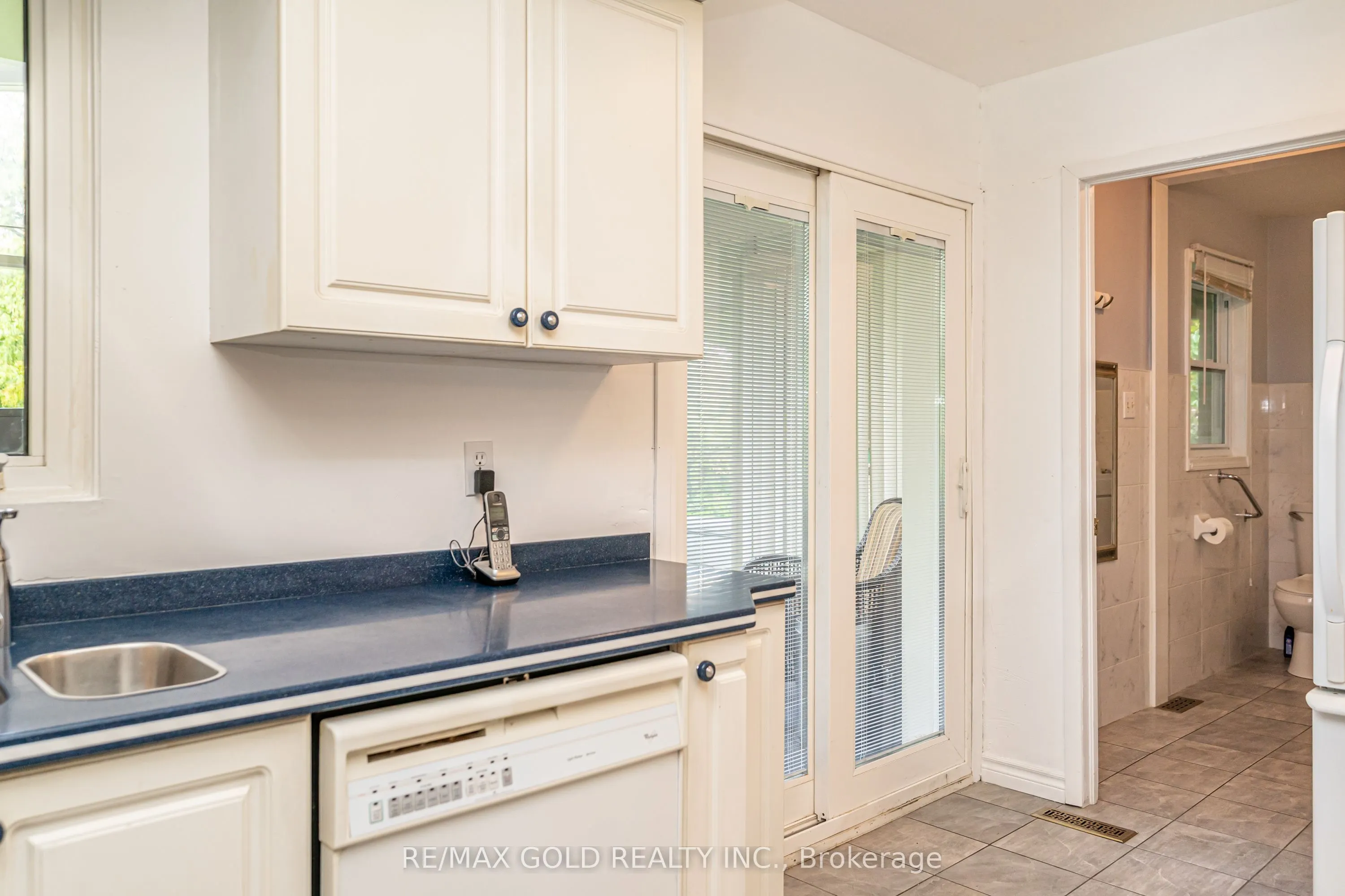 12 Lorraine Crescent
