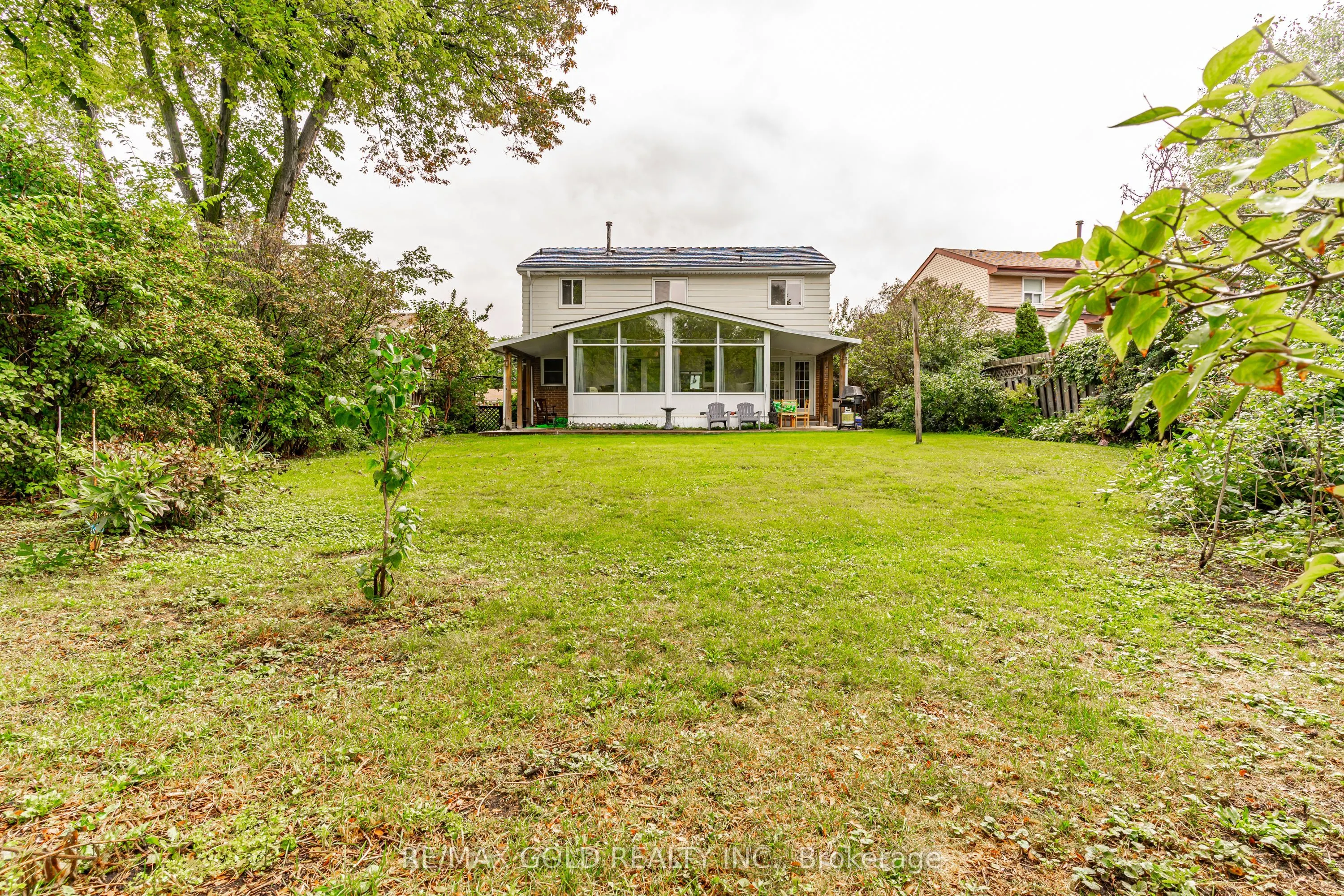 12 Lorraine Crescent