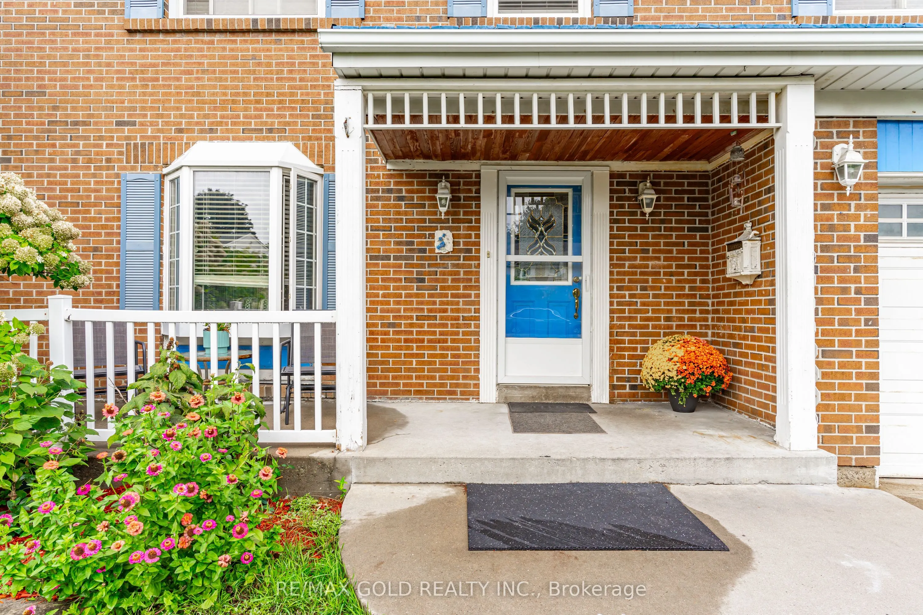 12 Lorraine Crescent