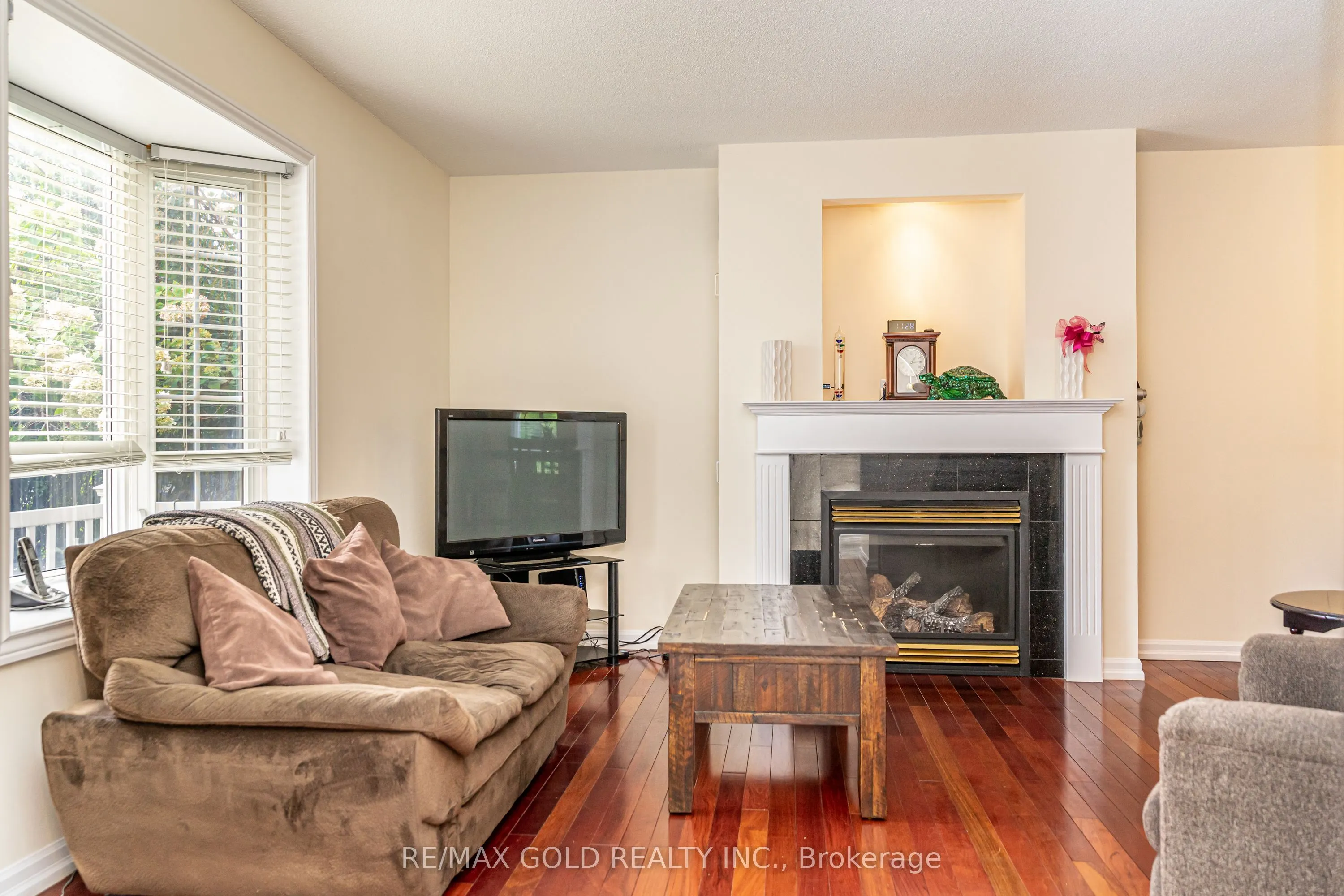 12 Lorraine Crescent
