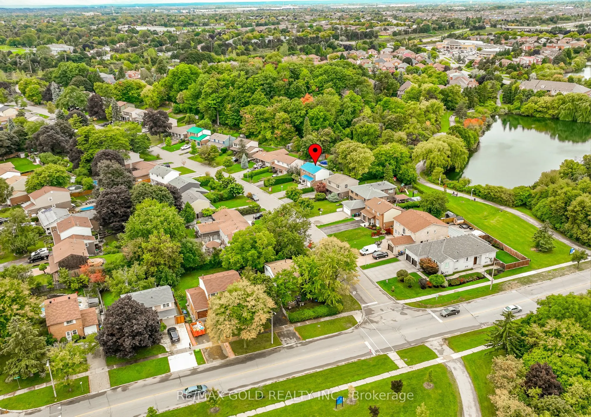 12 Lorraine Crescent