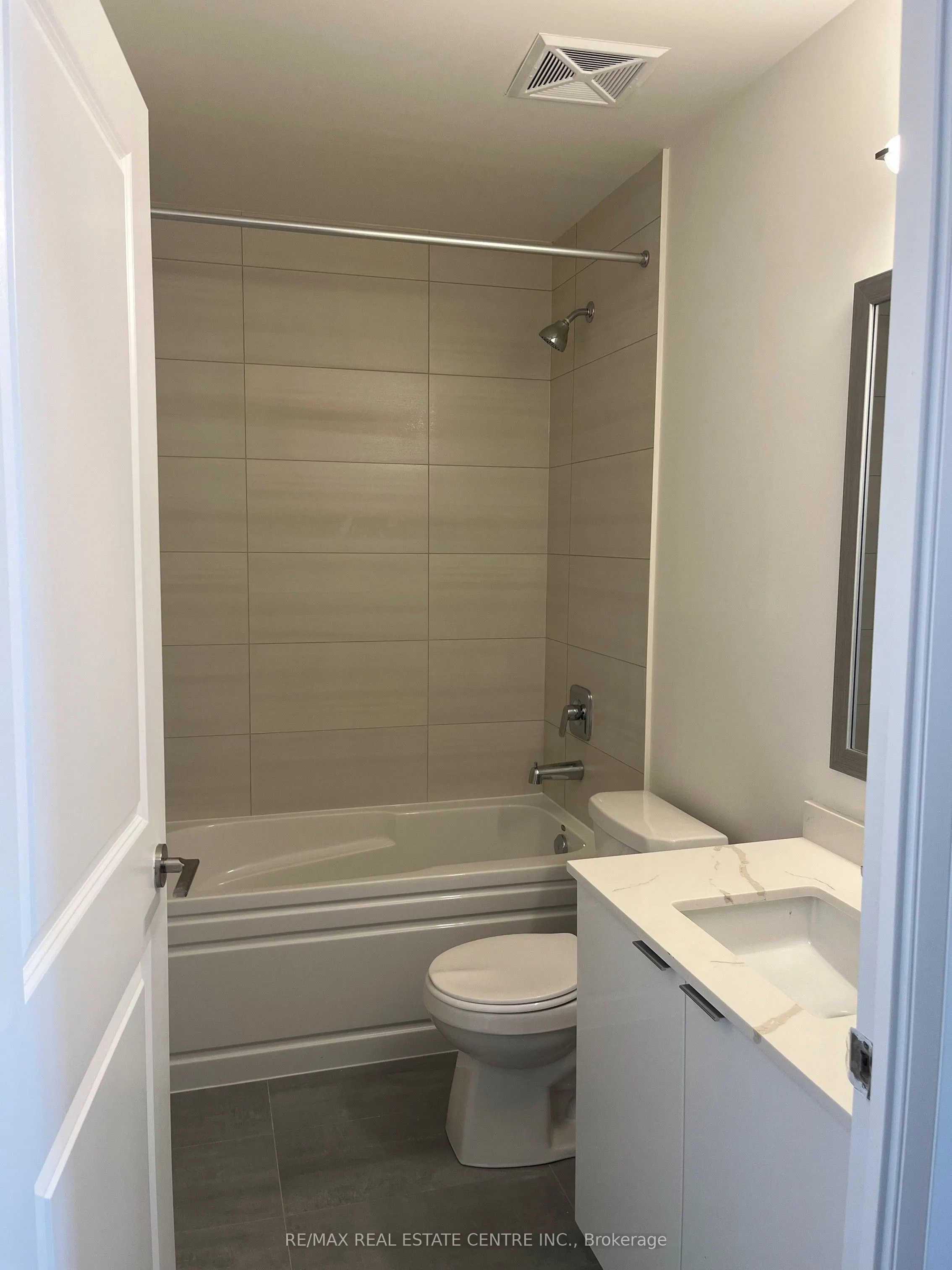 15 Watergarden Drive, #422