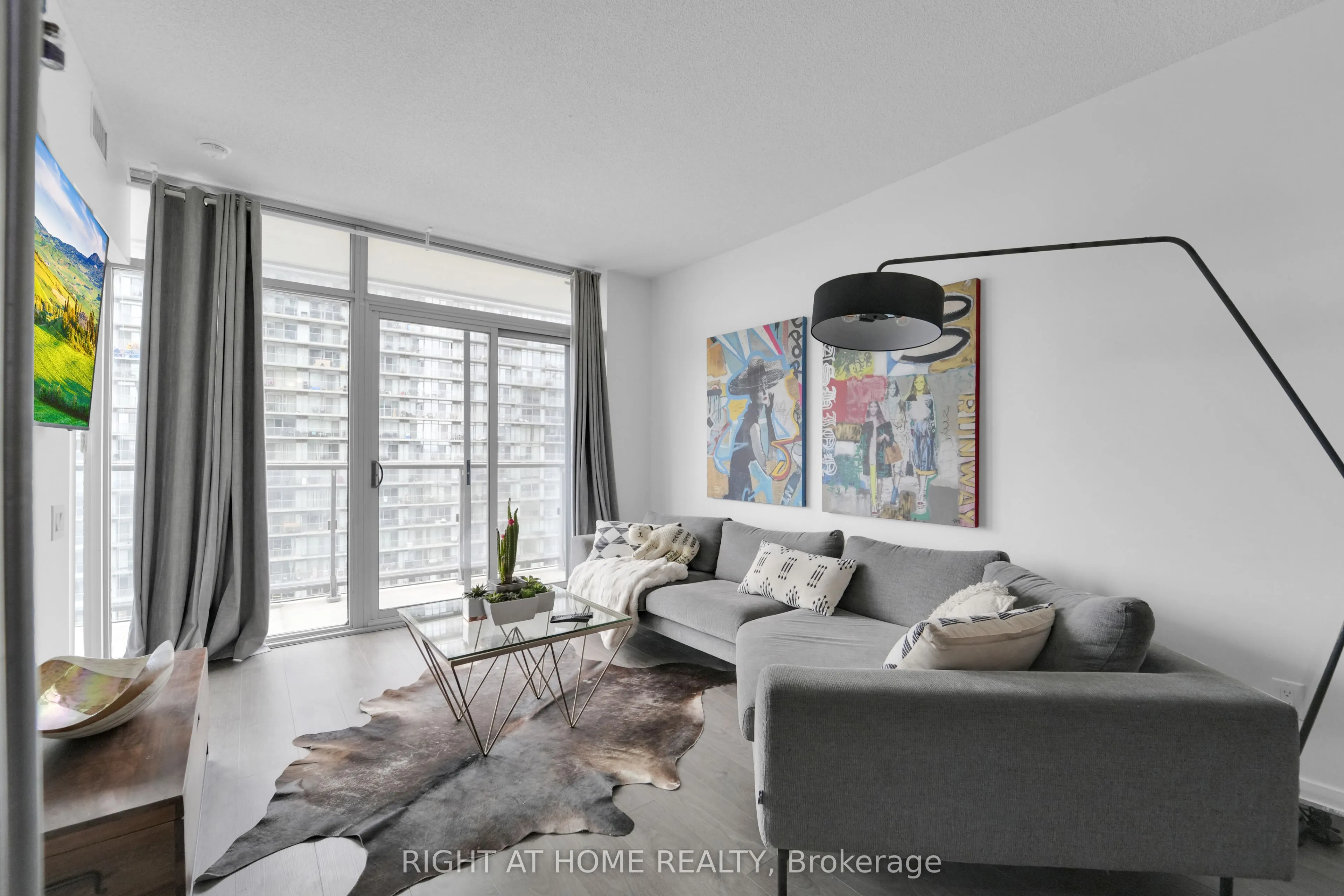 105 THE QUEENSWAY, #1414