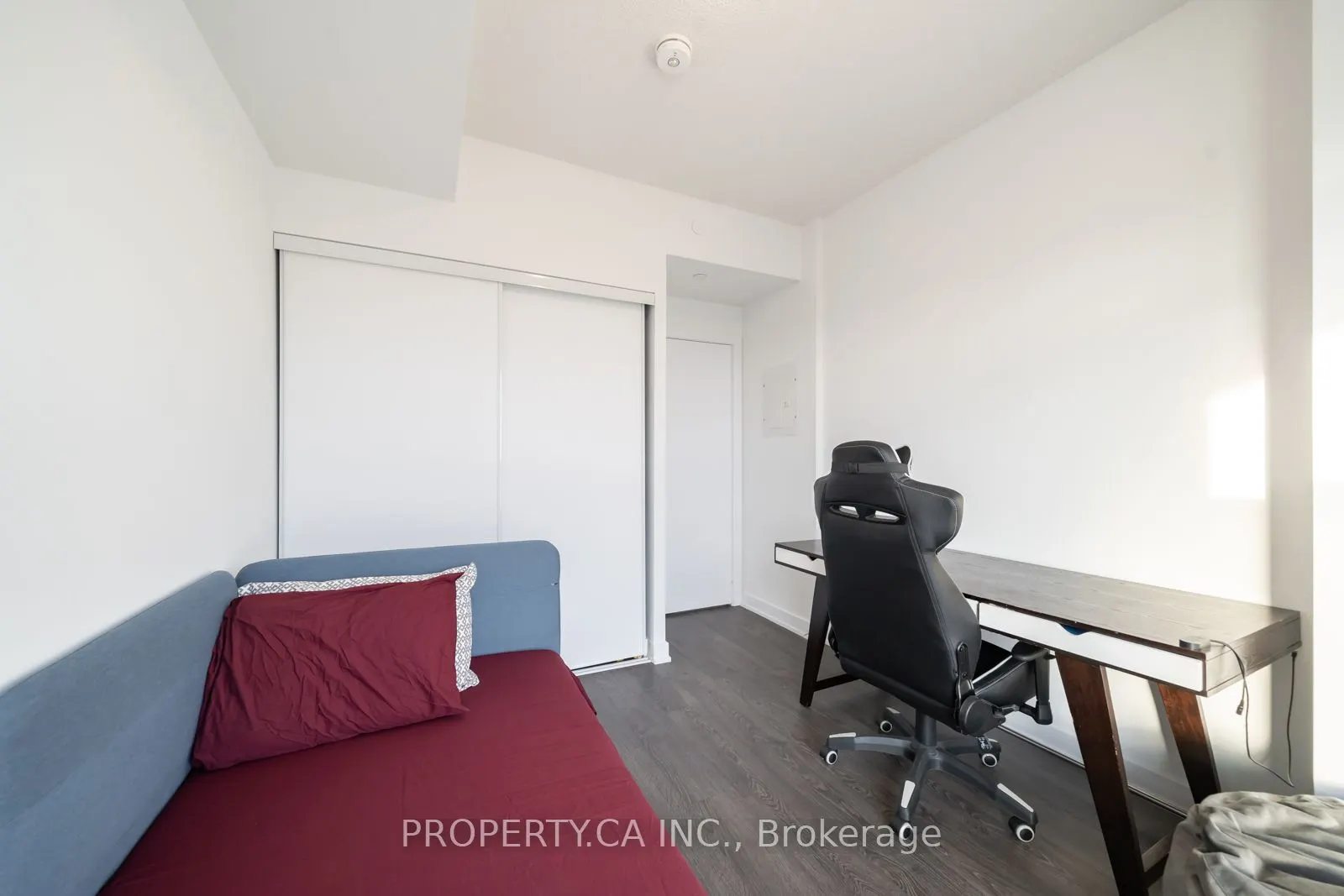 251 Manitoba Street, #1204