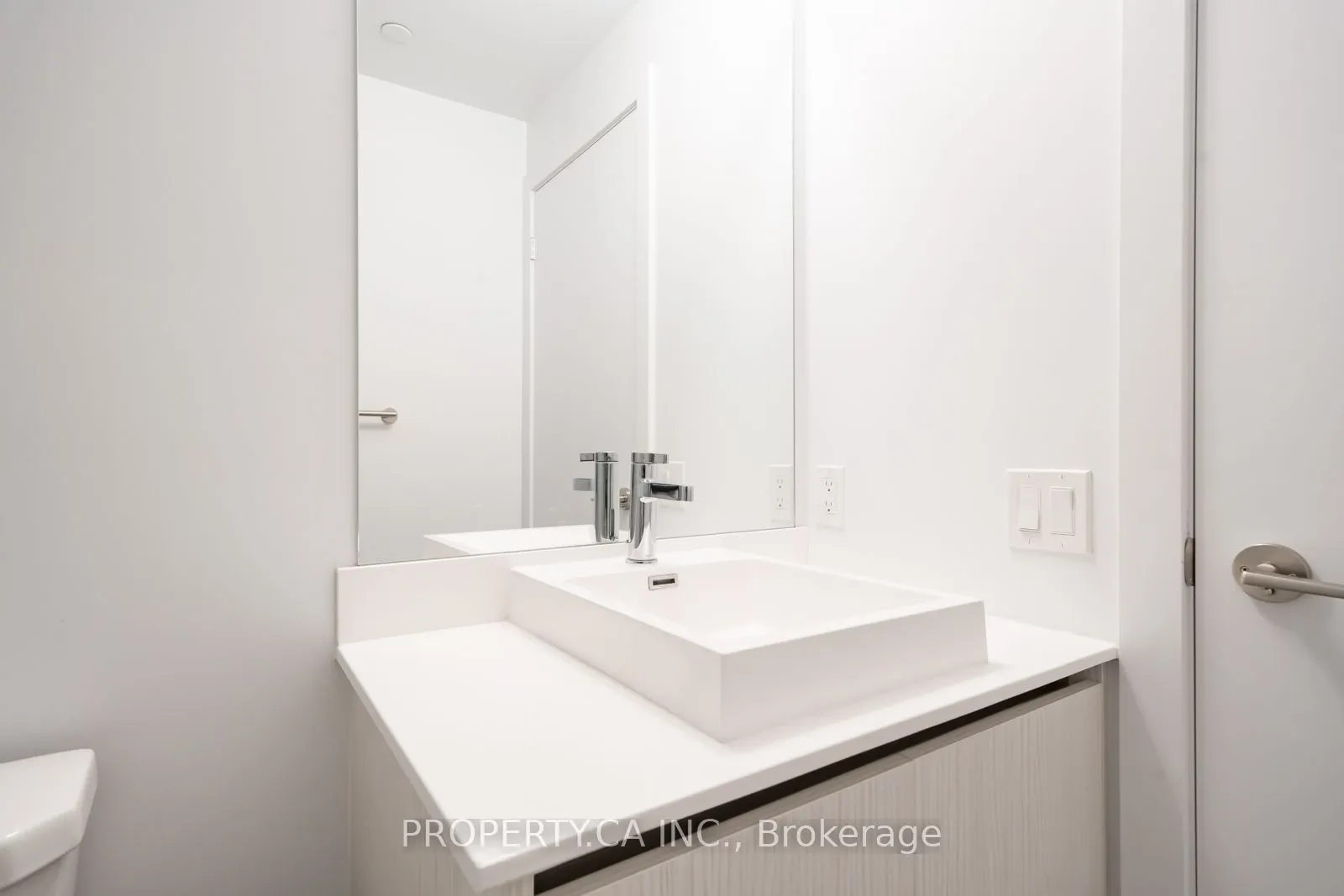 251 Manitoba Street, #1204