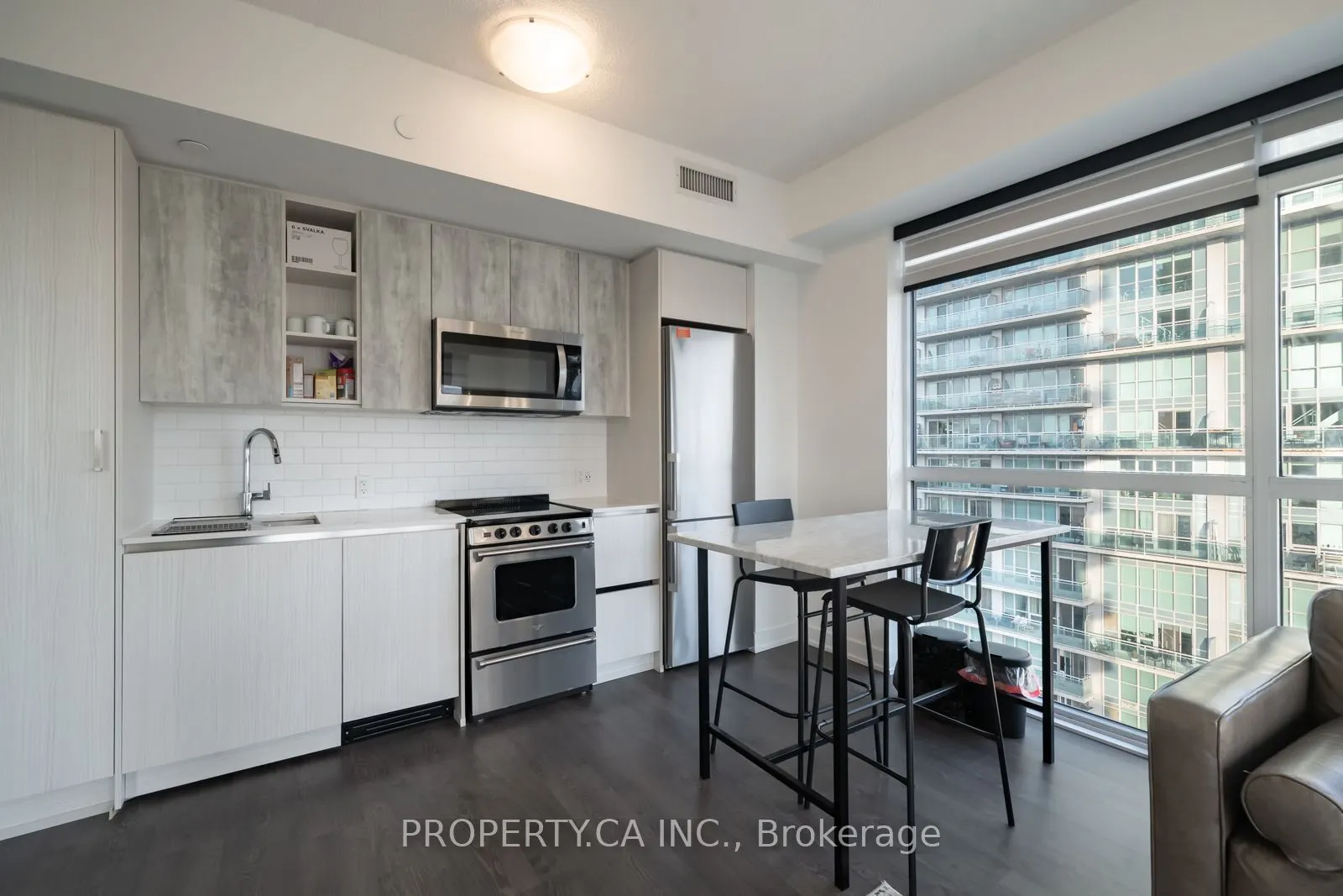 251 Manitoba Street, #1204