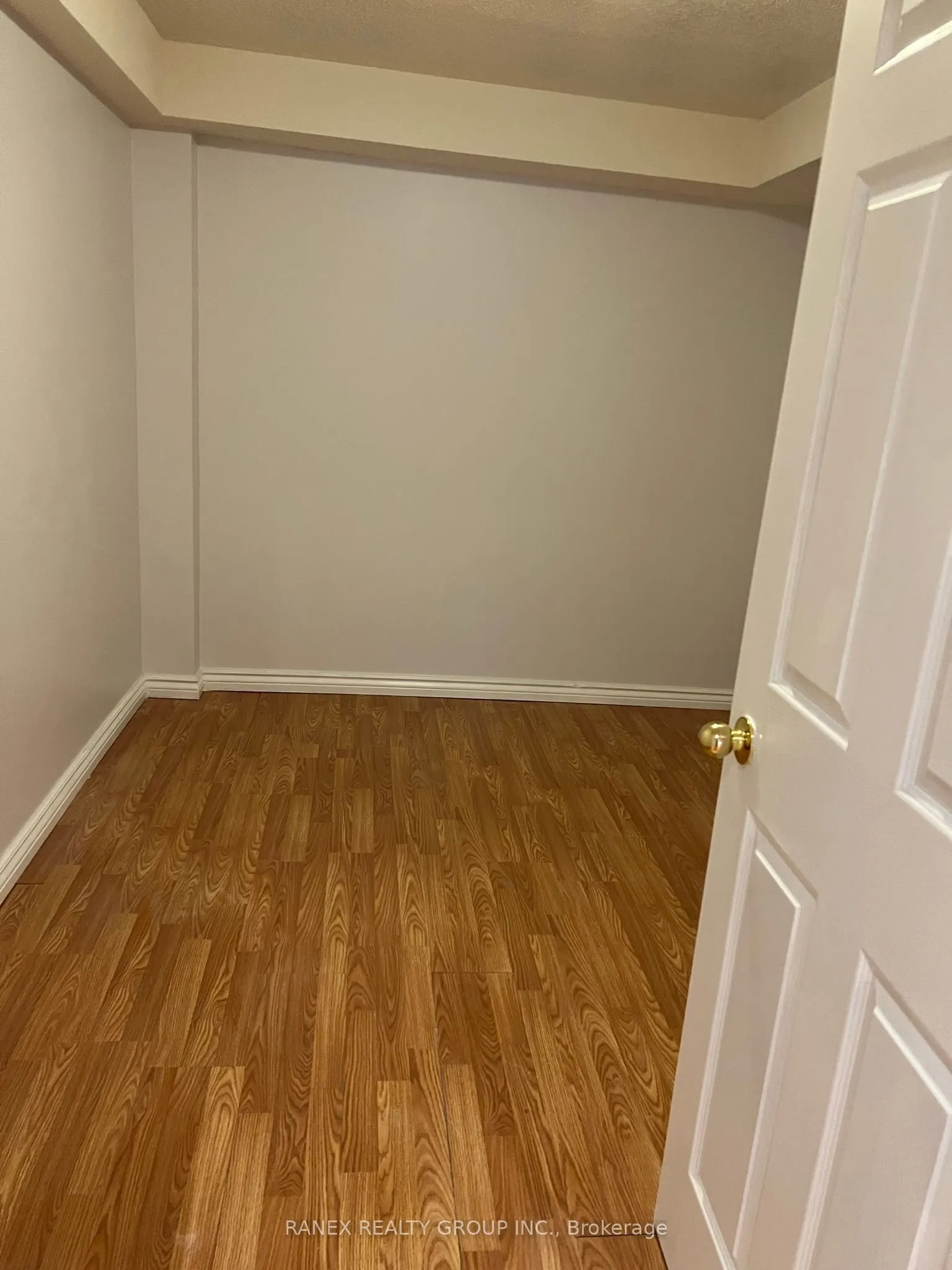 18 Tundra Swan Road