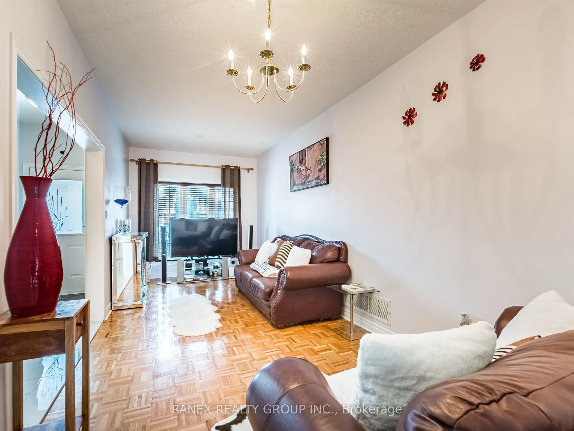 18 Tundra Swan Road