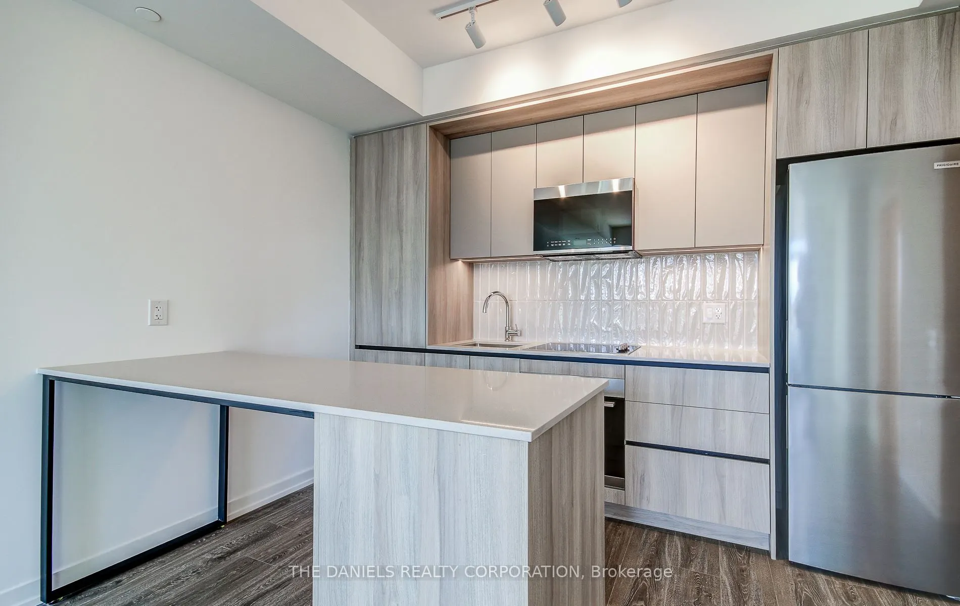 2485 Eglinton Avenue W, #822