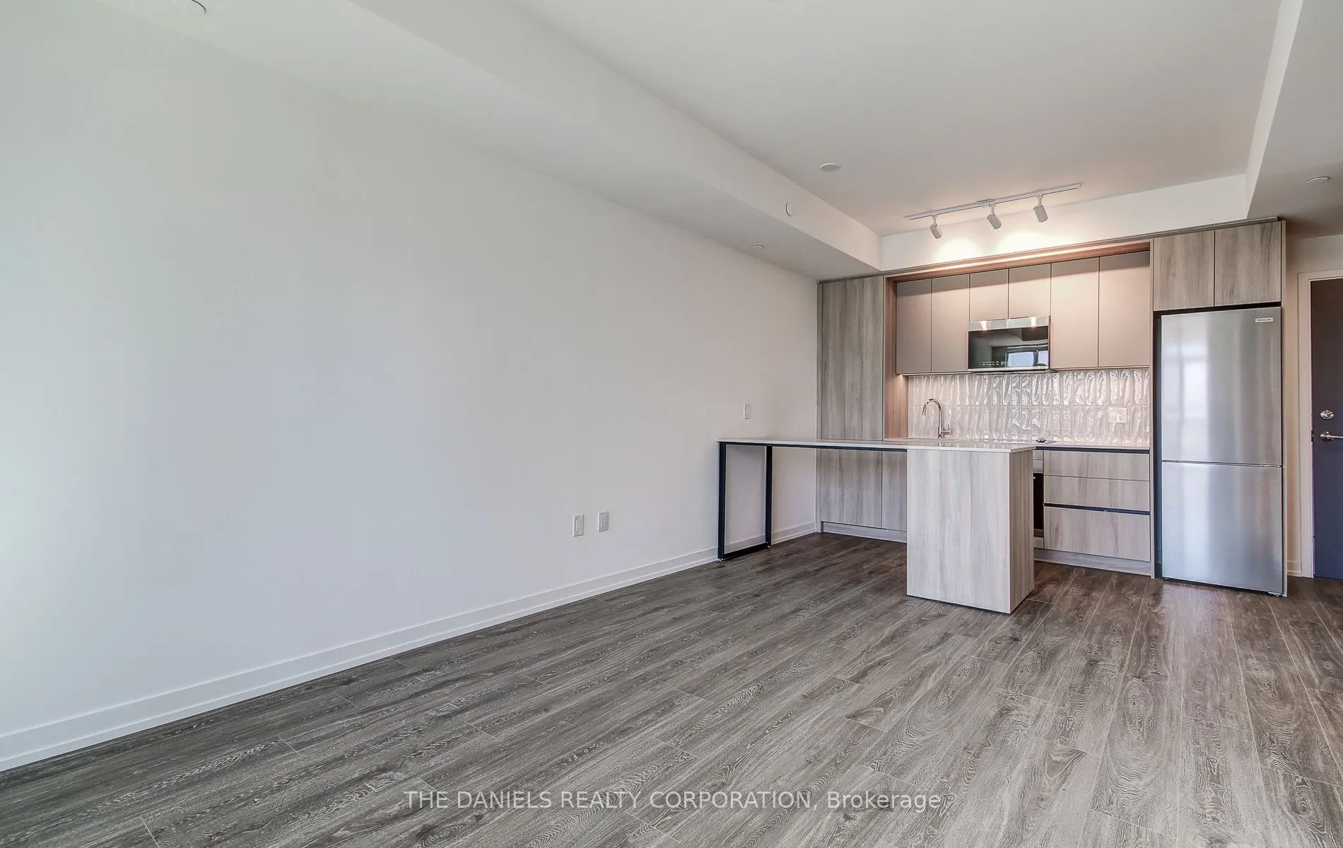 2485 Eglinton Avenue W, #822